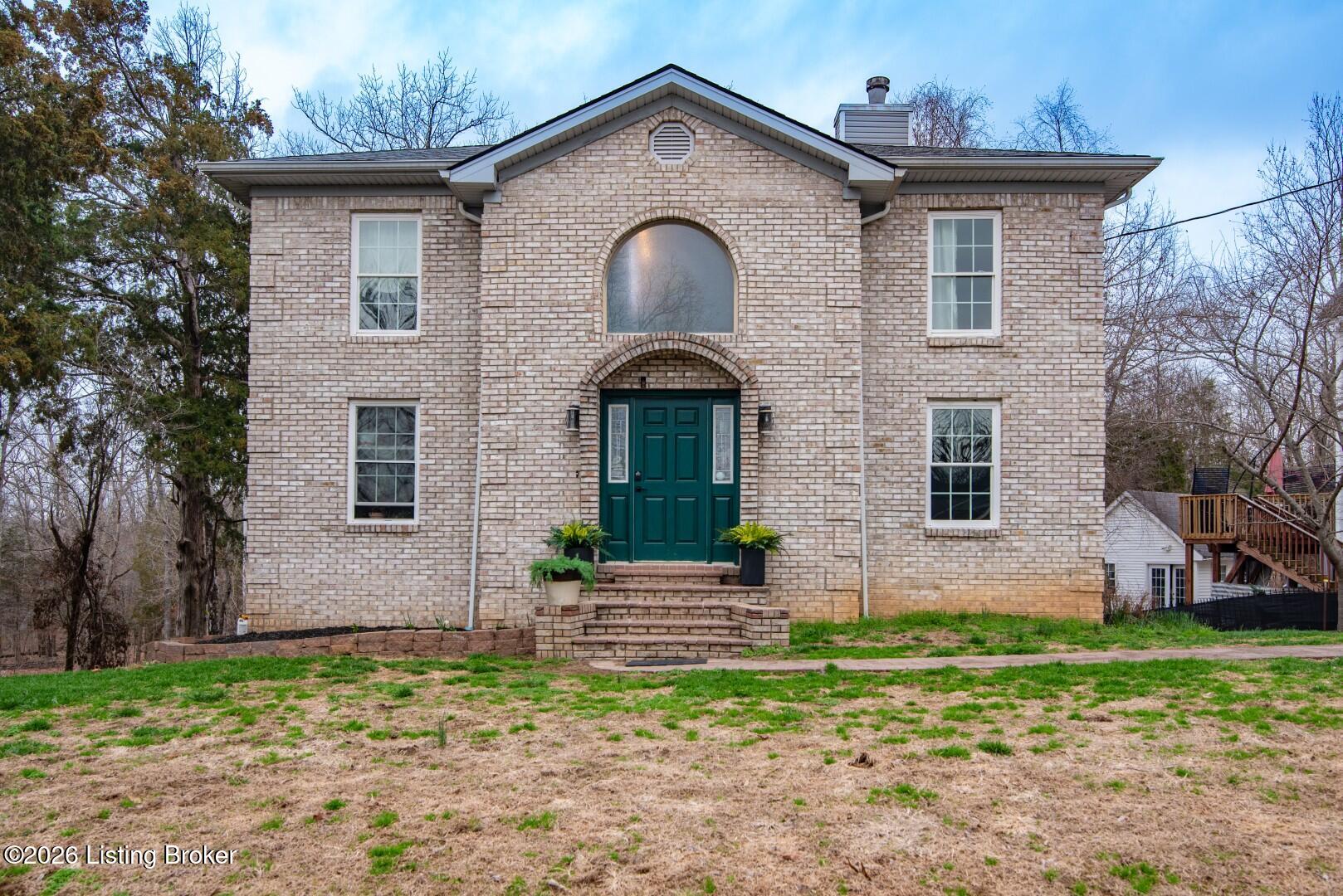 182 Woodview Dr Property Photo 1