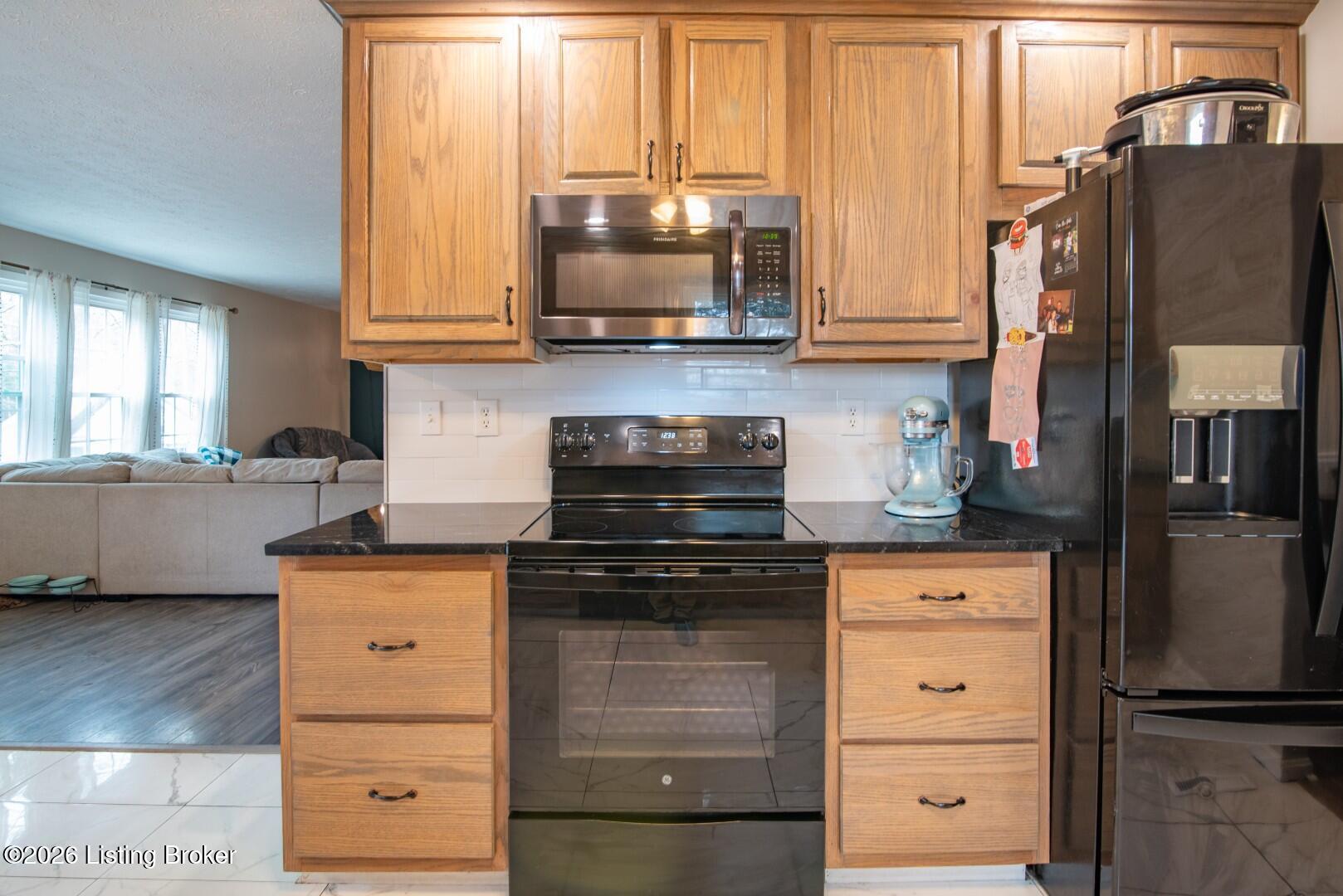 182 Woodview Dr Property Photo 45