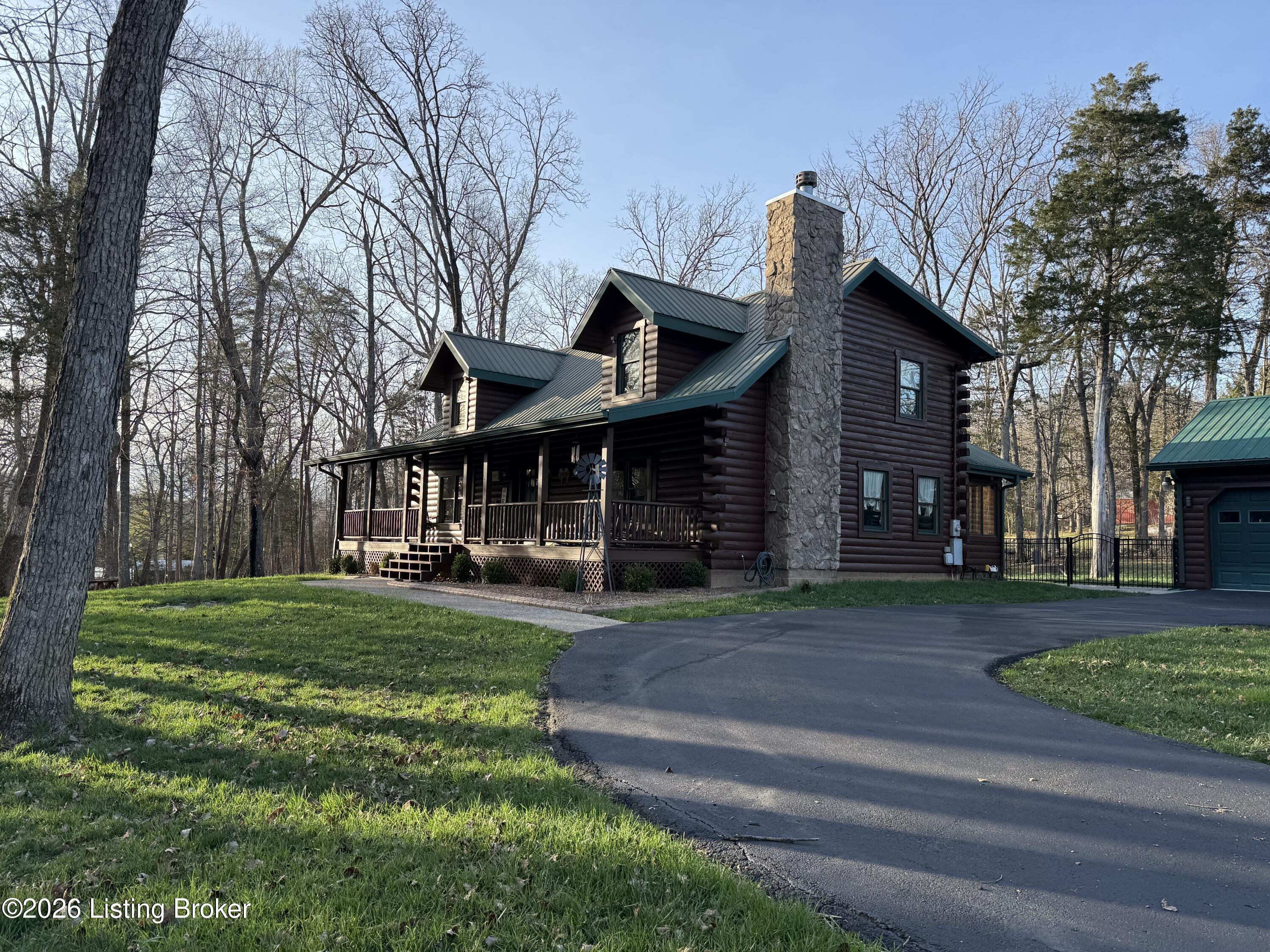 284 Pine Creek Rd Property Photo 2