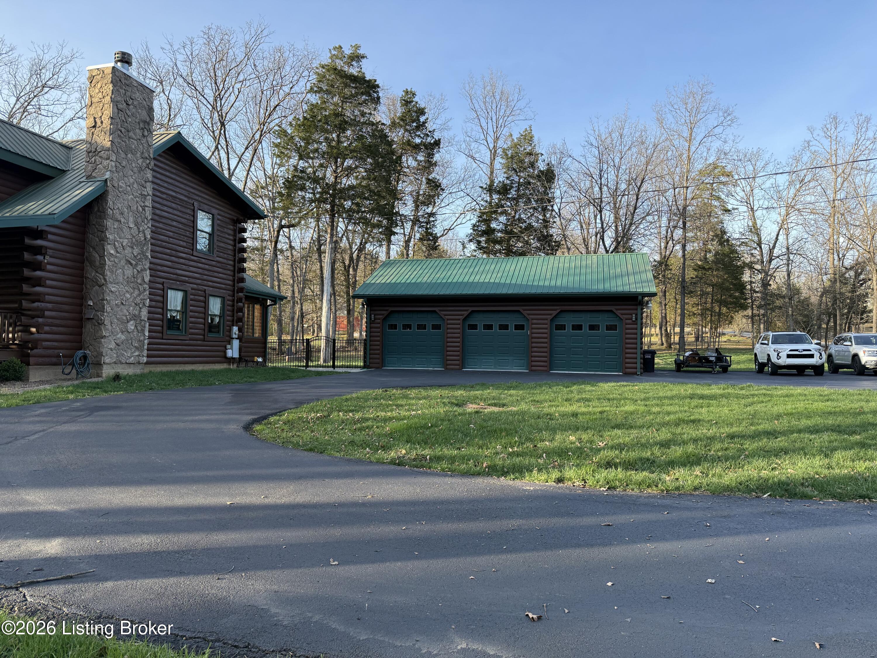 284 Pine Creek Rd Property Photo 4