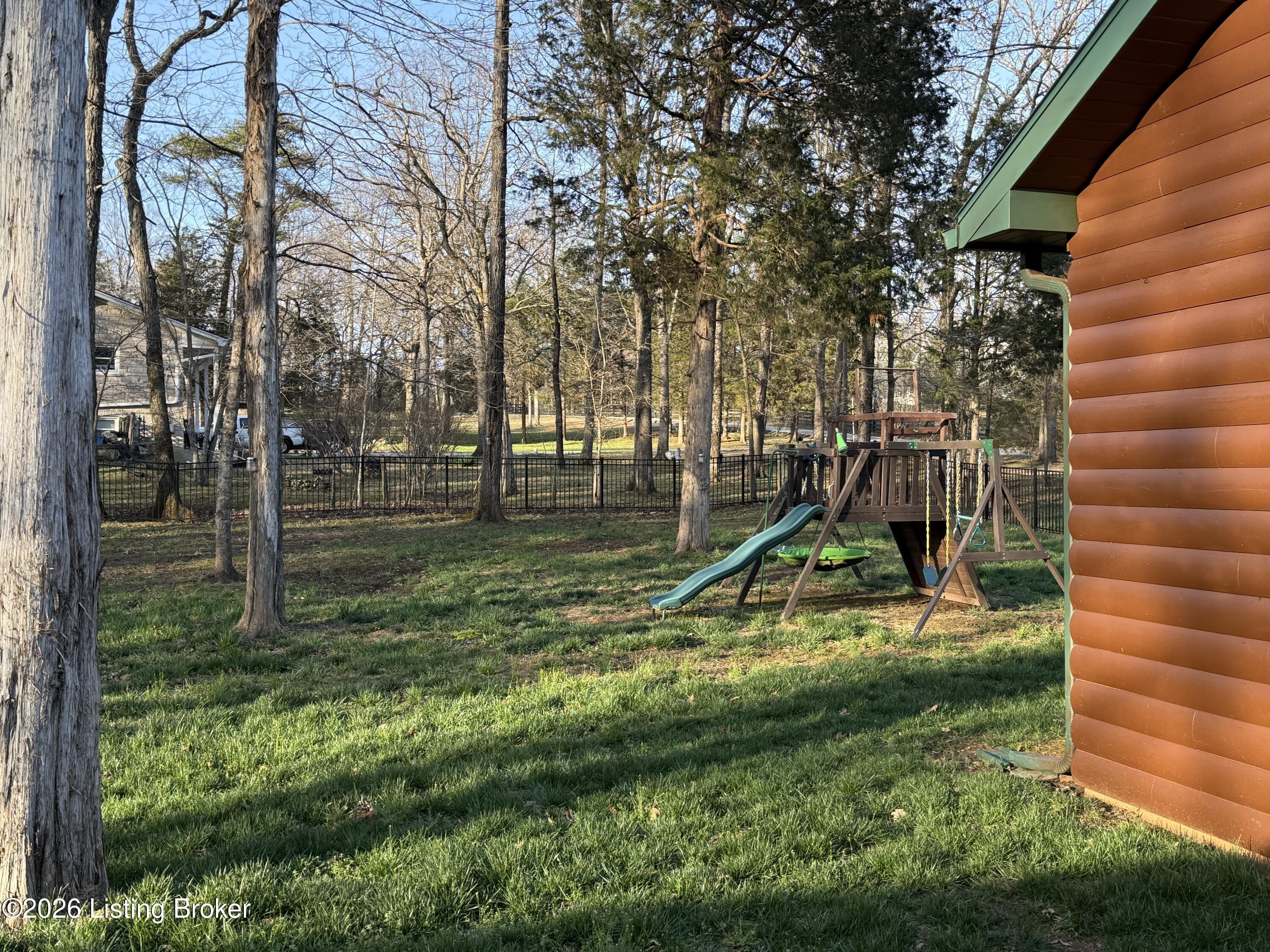 284 Pine Creek Rd Property Photo 9