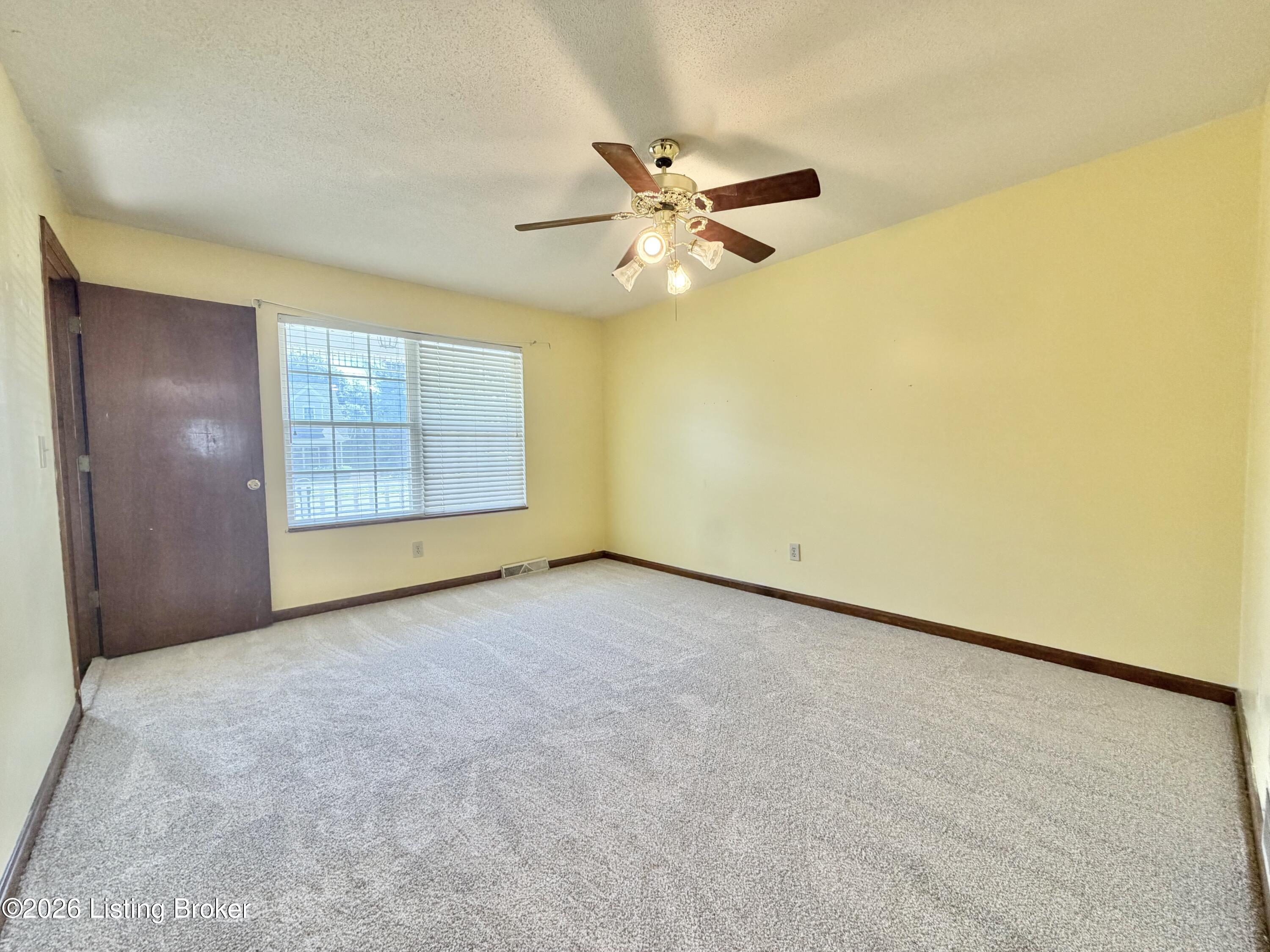 406 College View Dr Property Photo 4