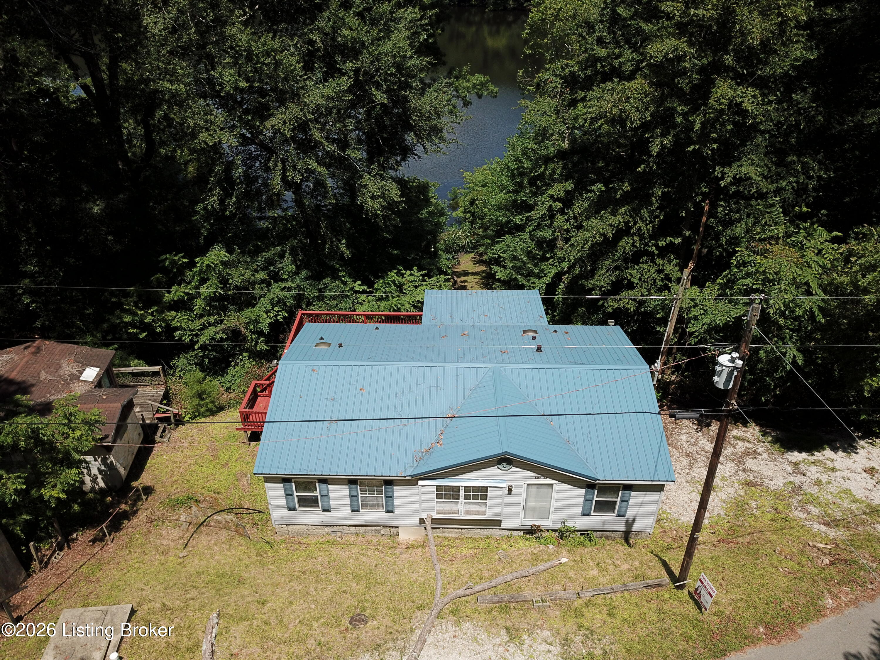 672 Fentress Hideout Ln Property Photo 2