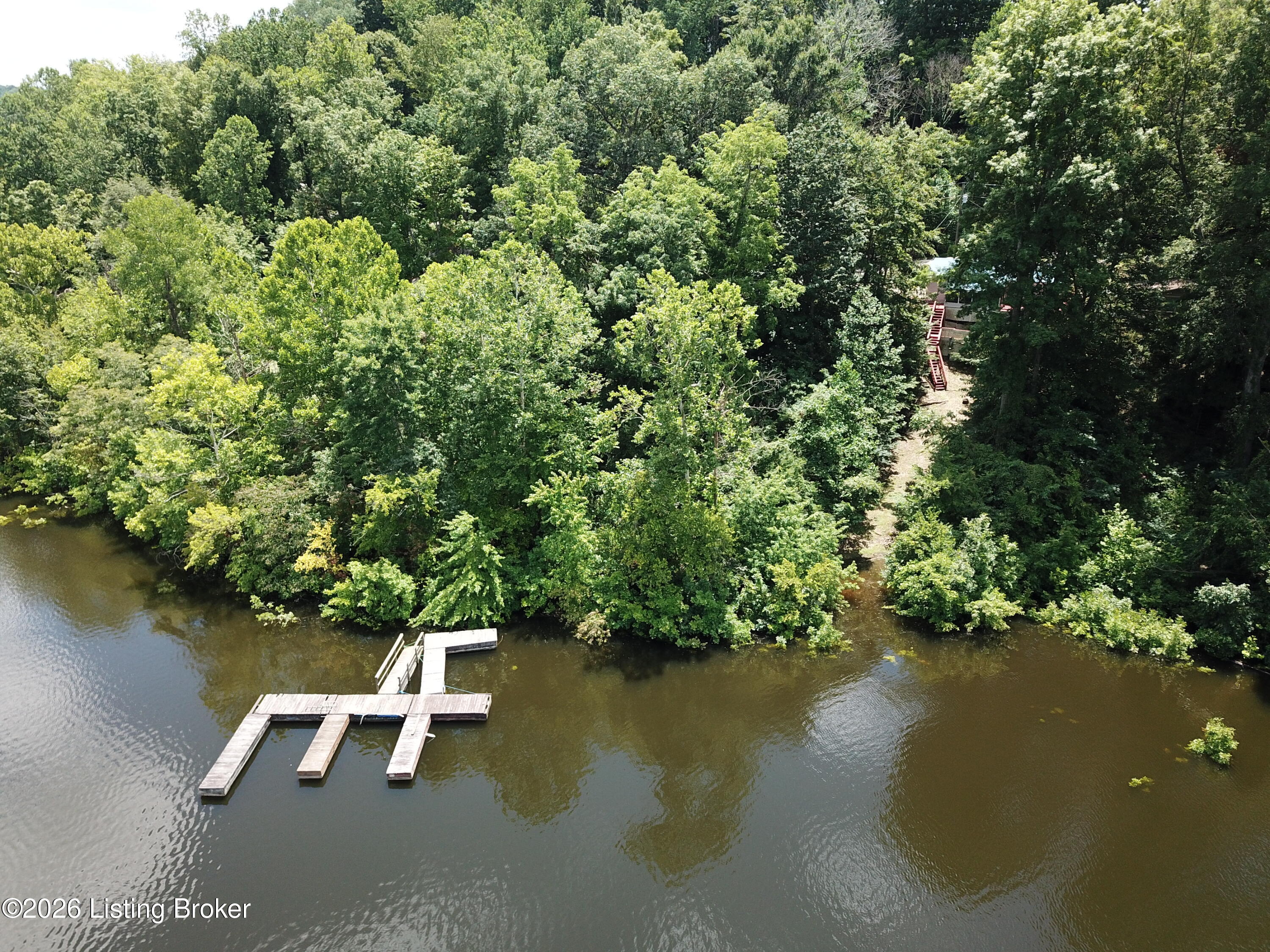 672 Fentress Hideout Ln Property Photo 4