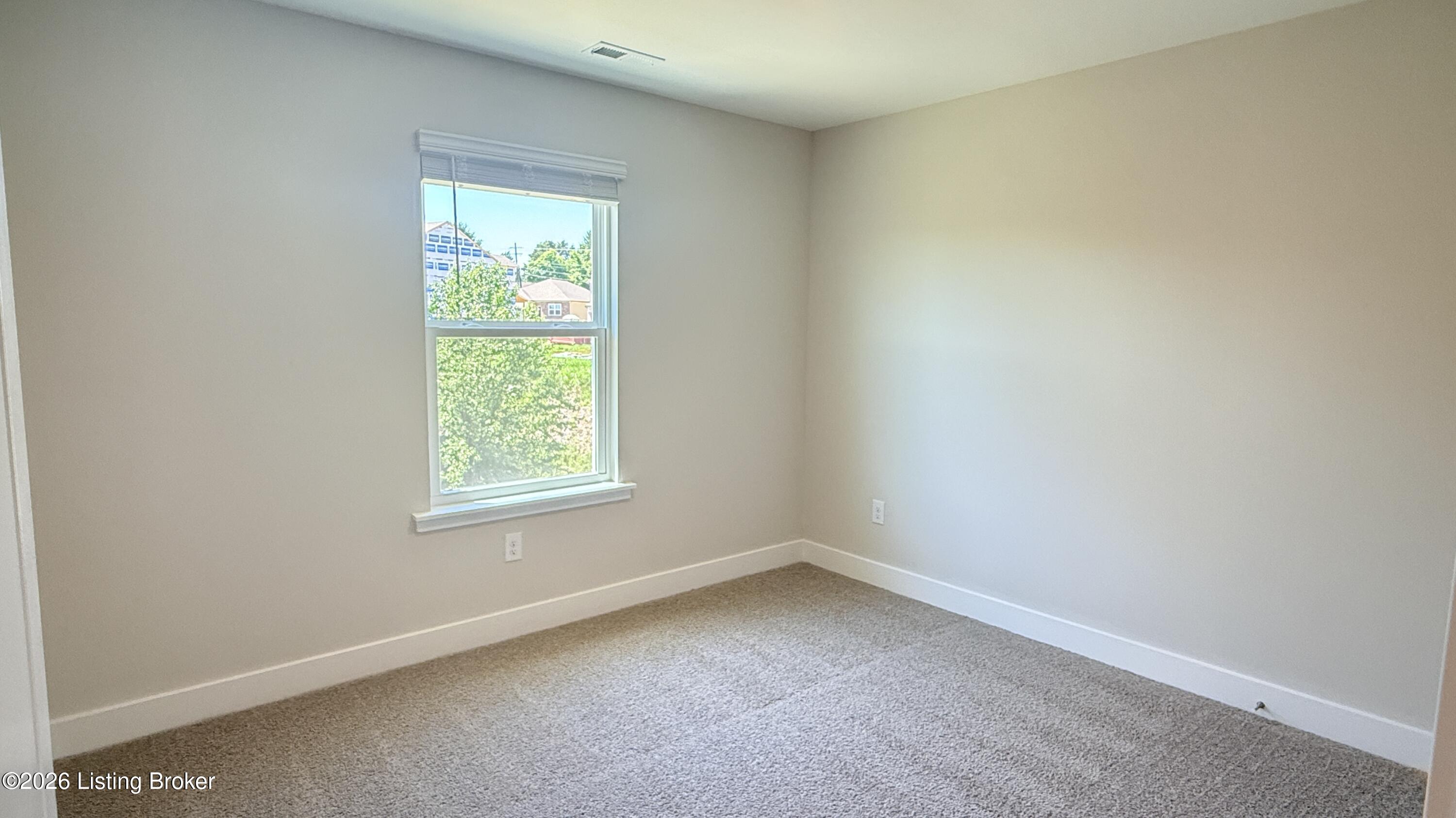 136 Pheasant Glen Dr Property Photo 16