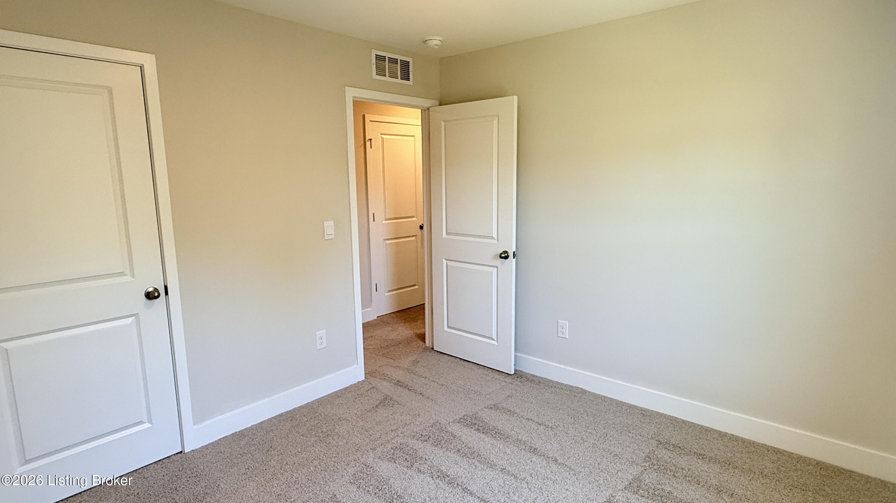 136 Pheasant Glen Dr Property Photo 17