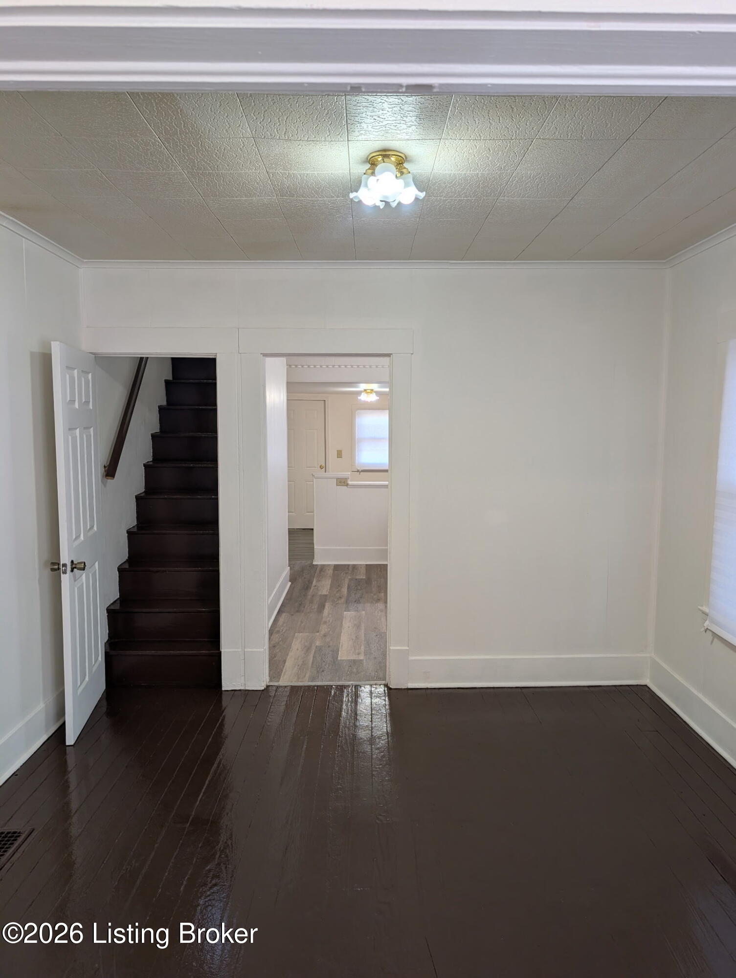 805 S 42nd St Property Photo 2