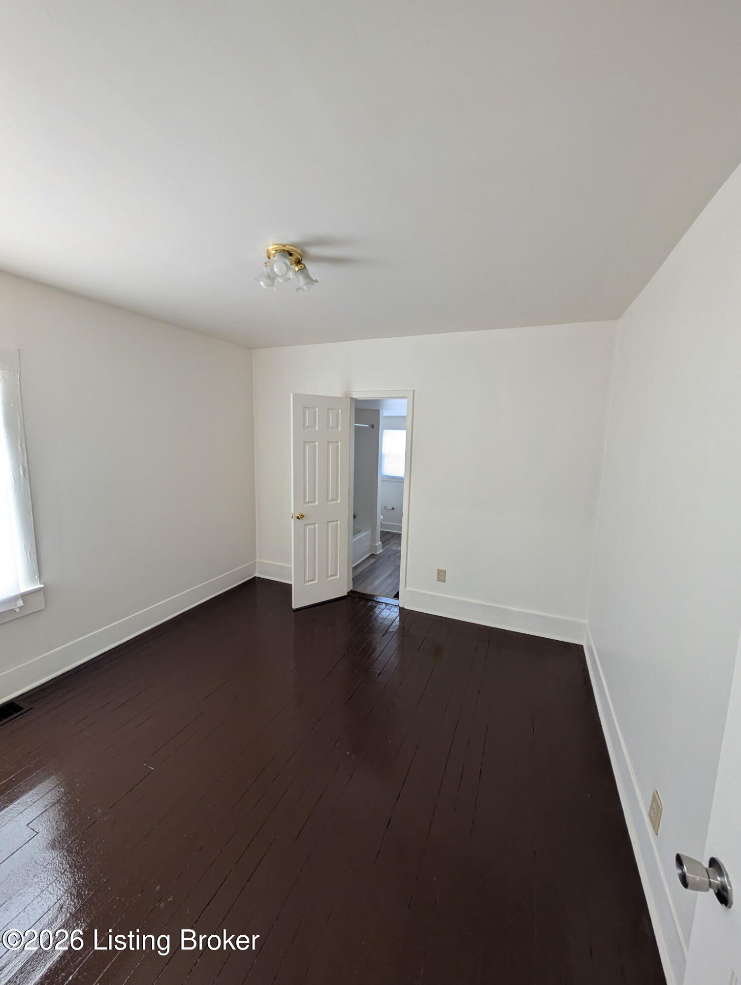 805 S 42nd St Property Photo 5