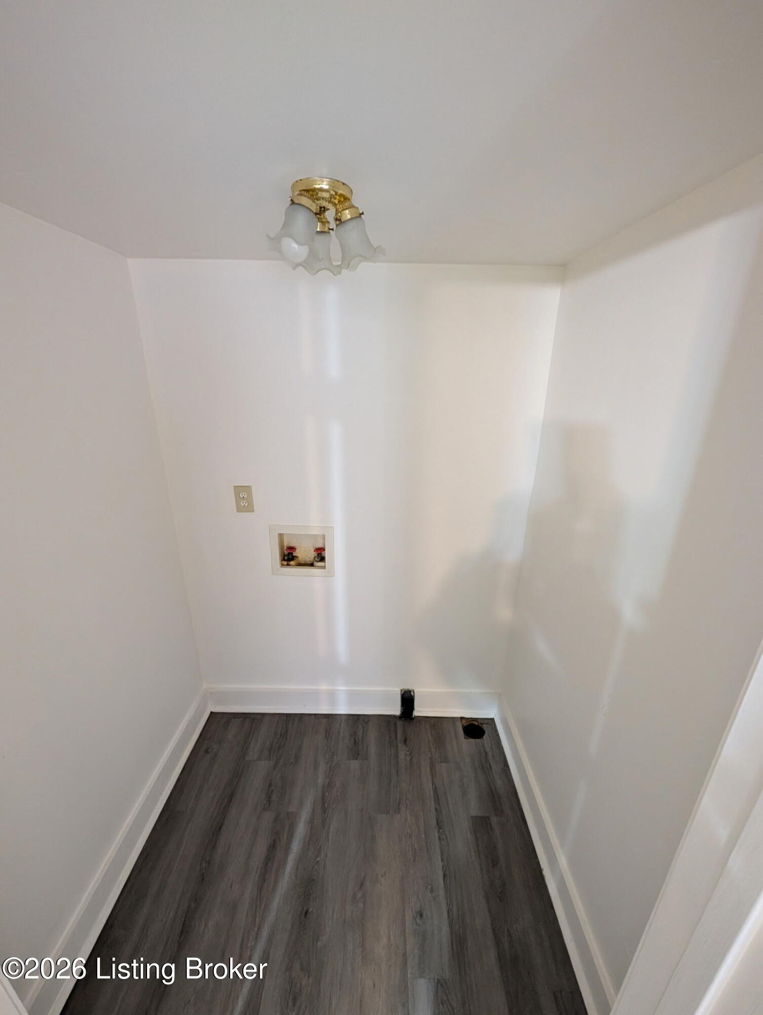 805 S 42nd St Property Photo 12