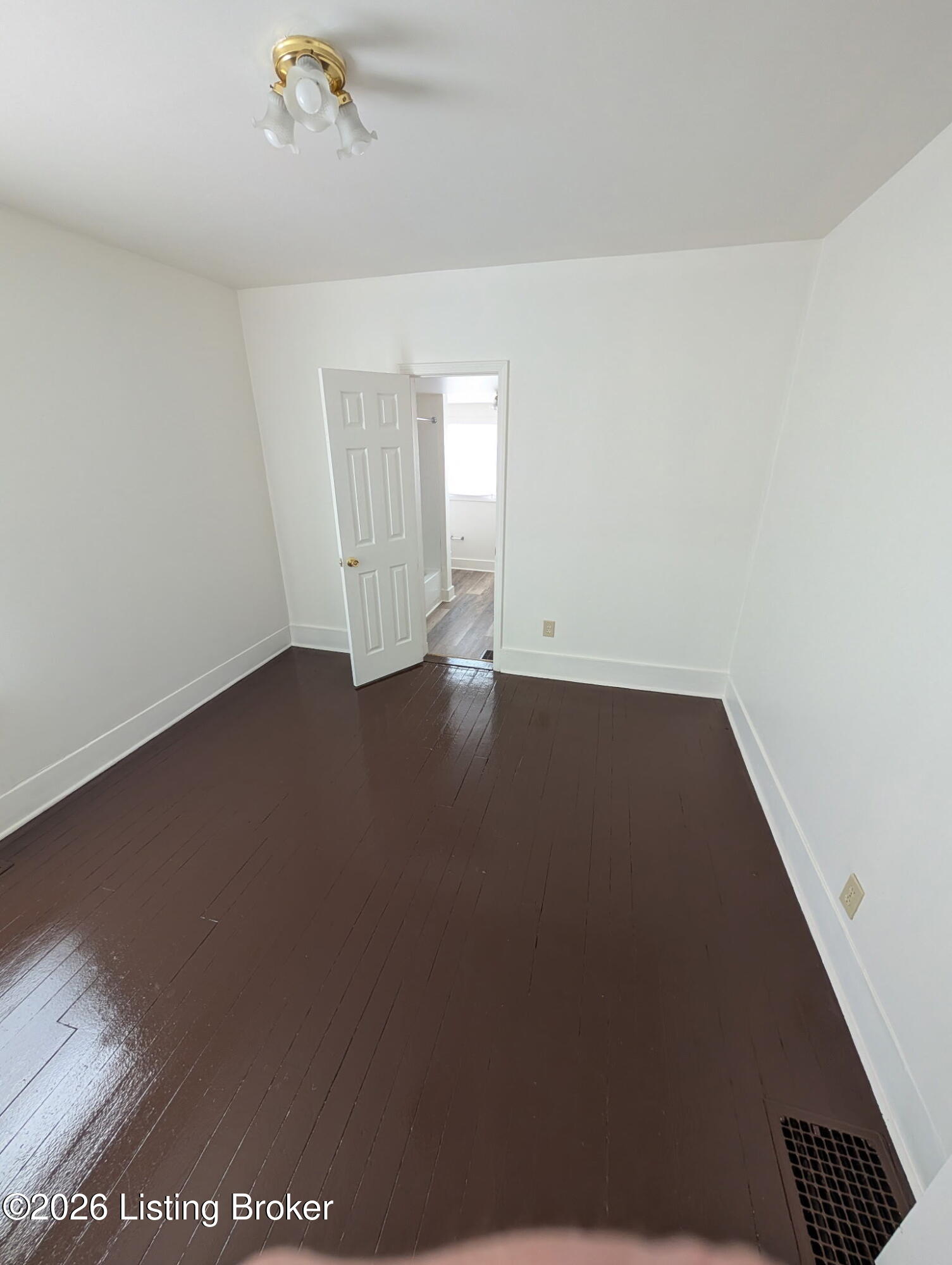 805 S 42nd St Property Photo 14