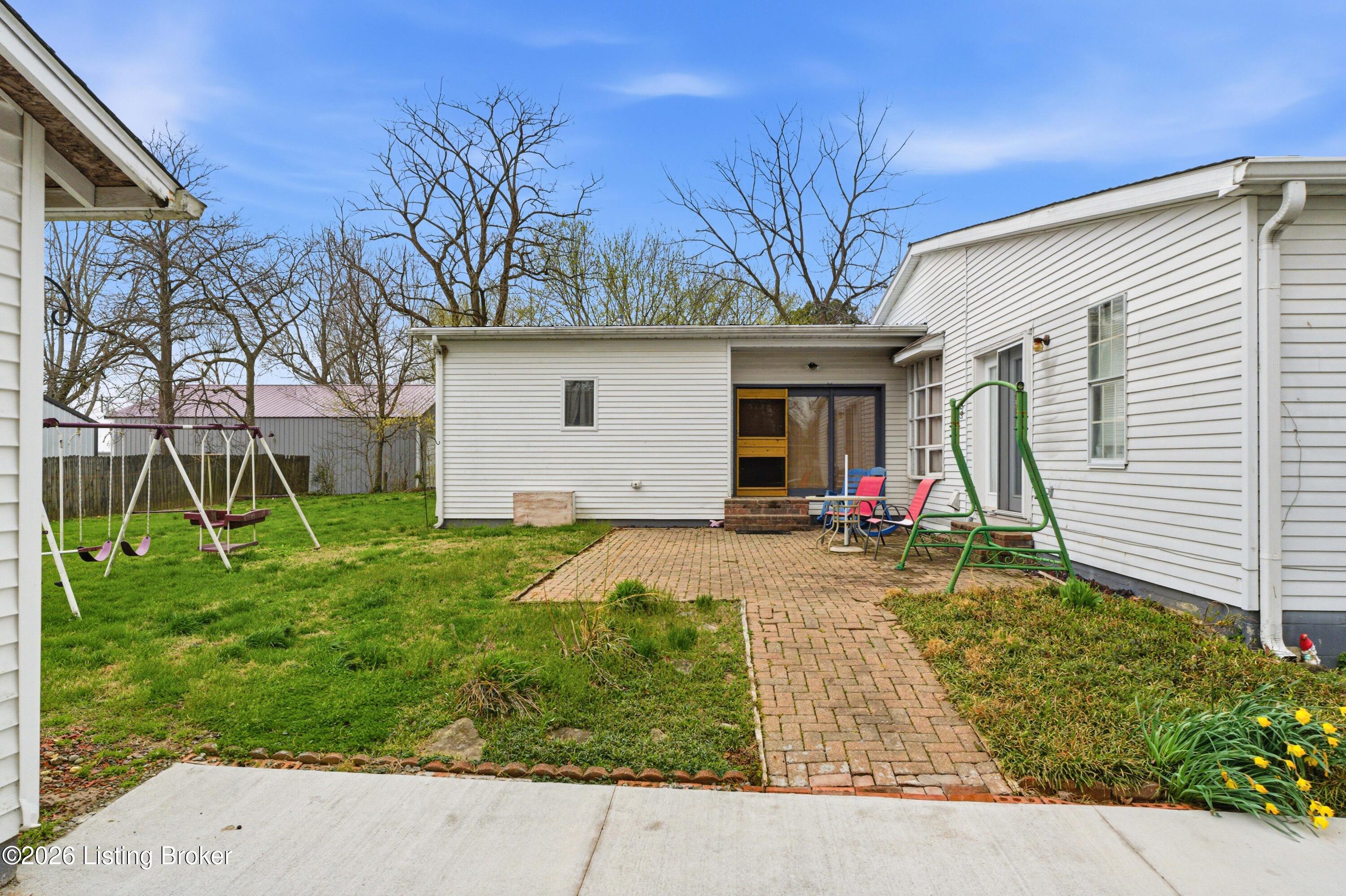 318 W Walnut St Property Photo 60