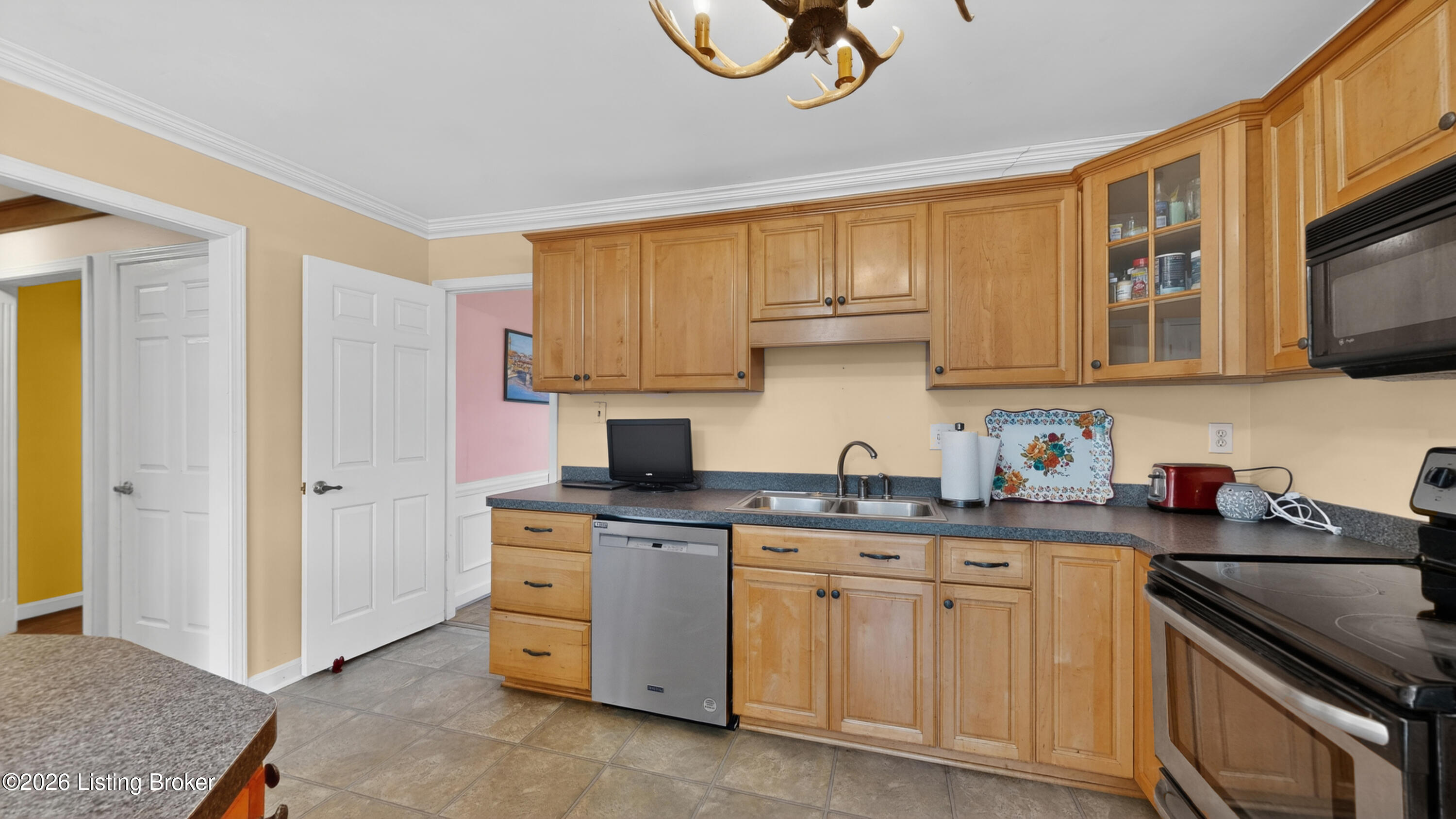 2406 Phoenix Hill Dr Property Photo 11