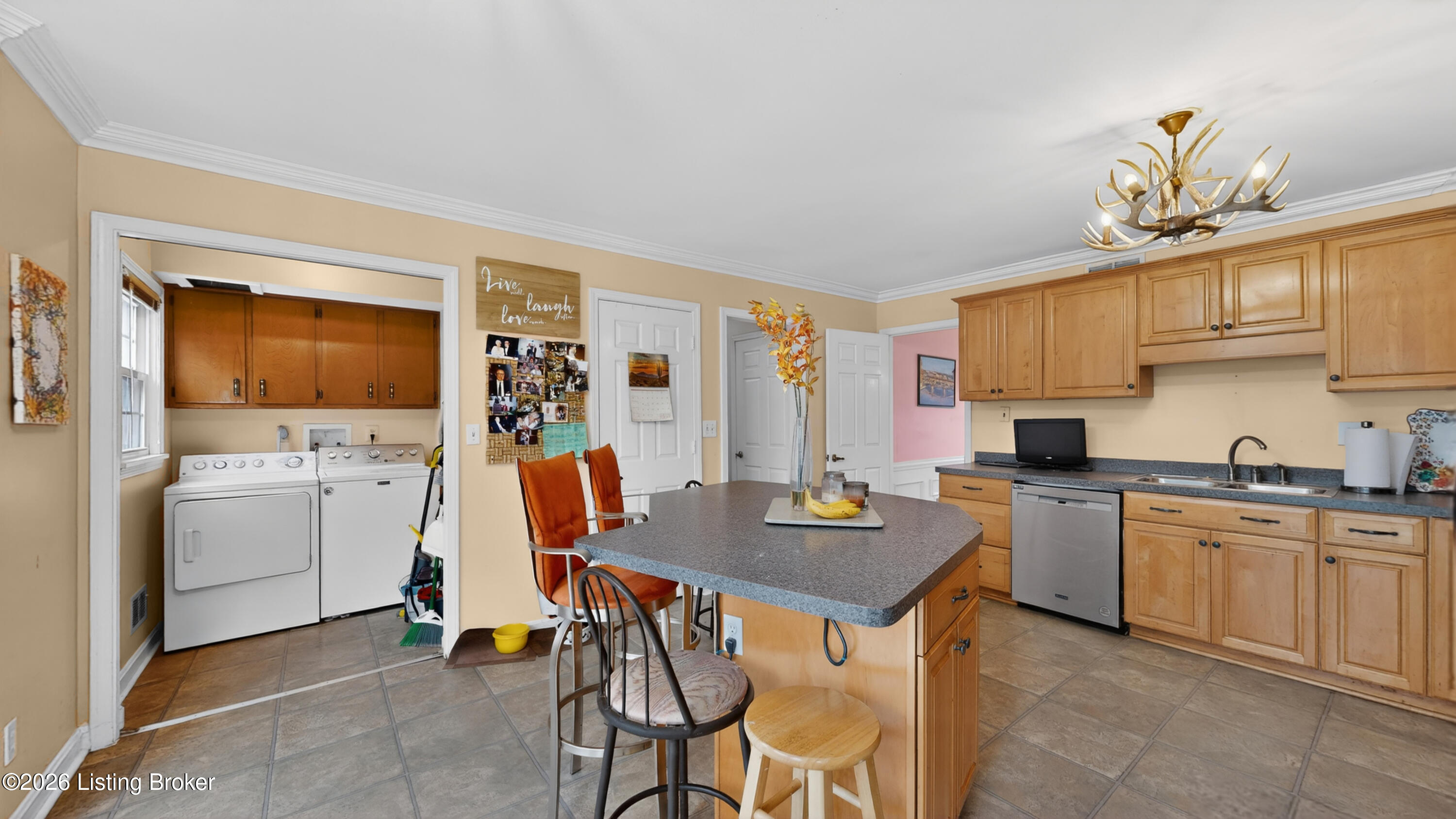 2406 Phoenix Hill Dr Property Photo 12