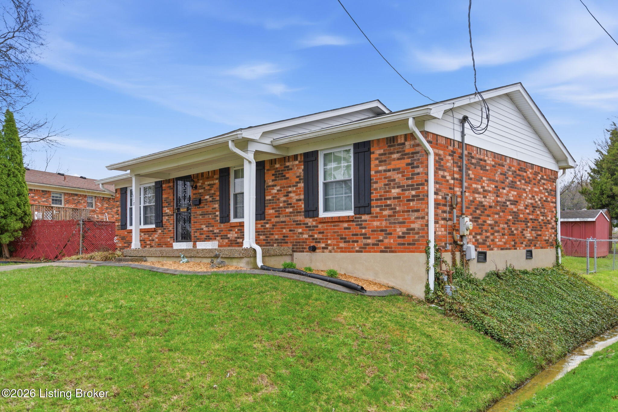 1518 Talmadge Way Property Photo 3