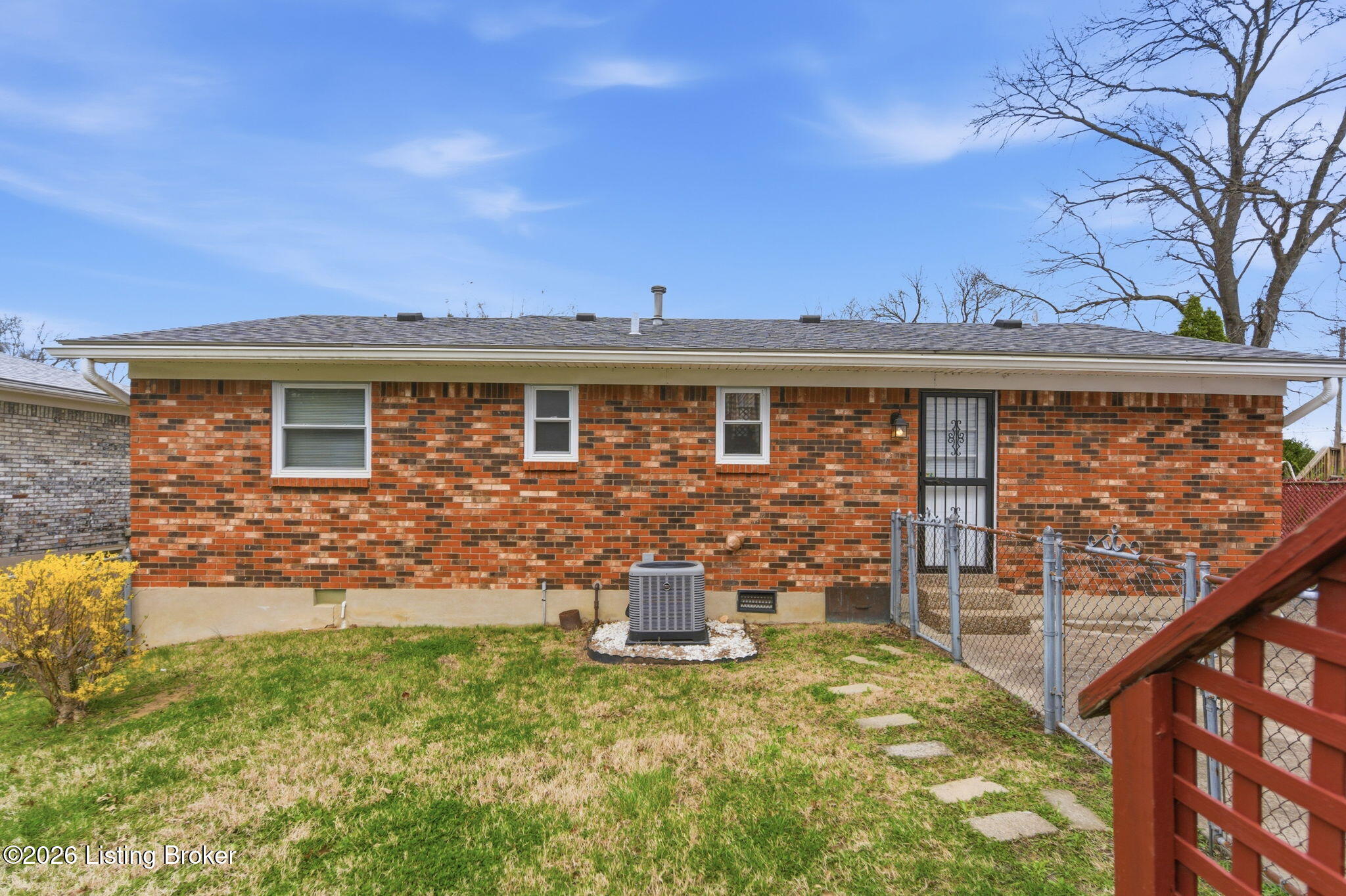 1518 Talmadge Way Property Photo 6