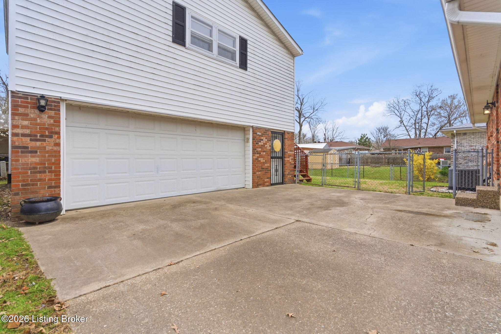 1518 Talmadge Way Property Photo 7