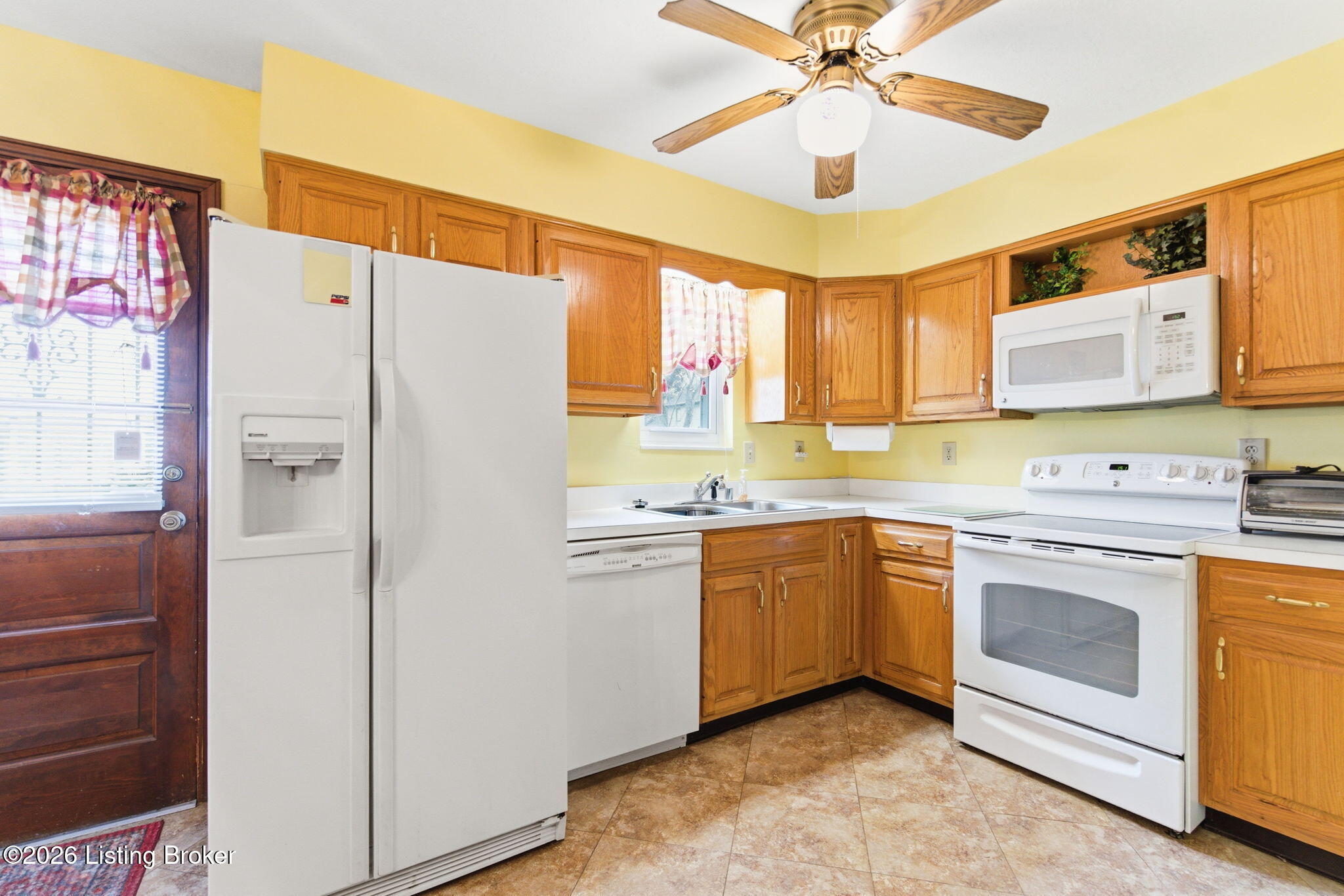 1518 Talmadge Way Property Photo 14