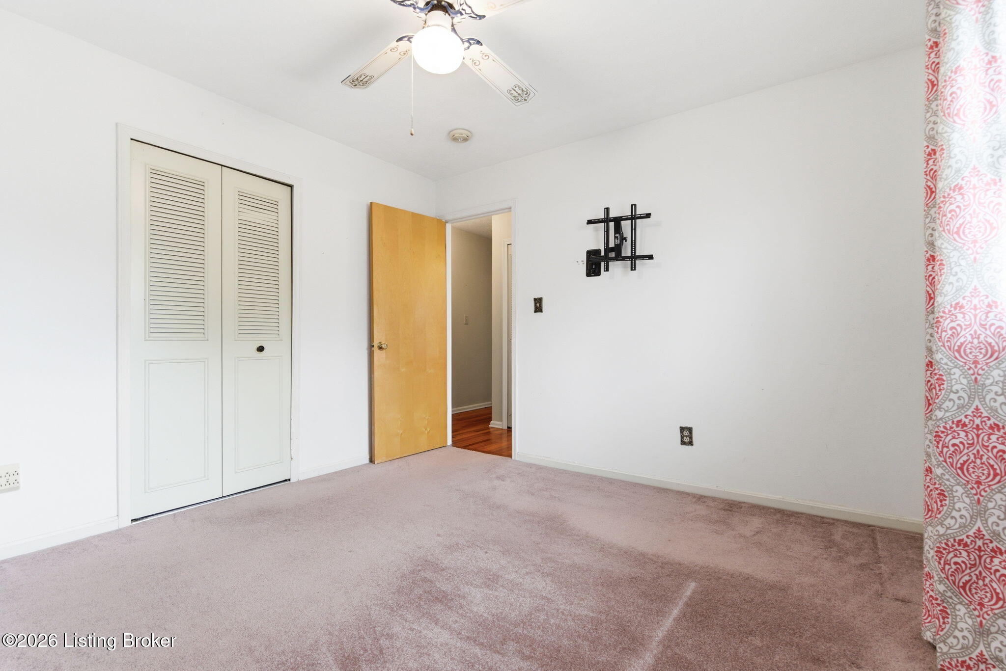 1518 Talmadge Way Property Photo 23