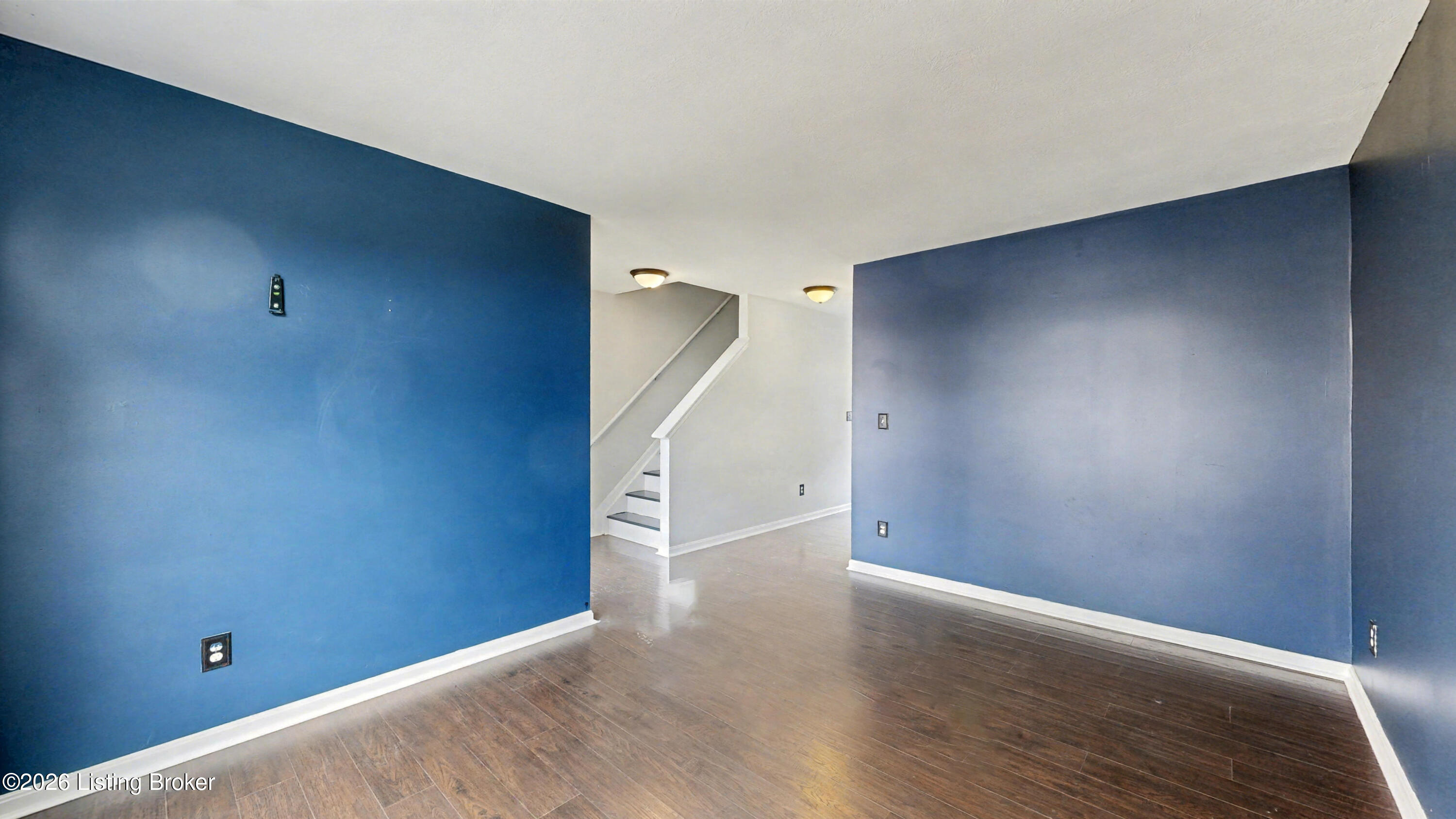 6057 Edgemont Way Property Photo 5