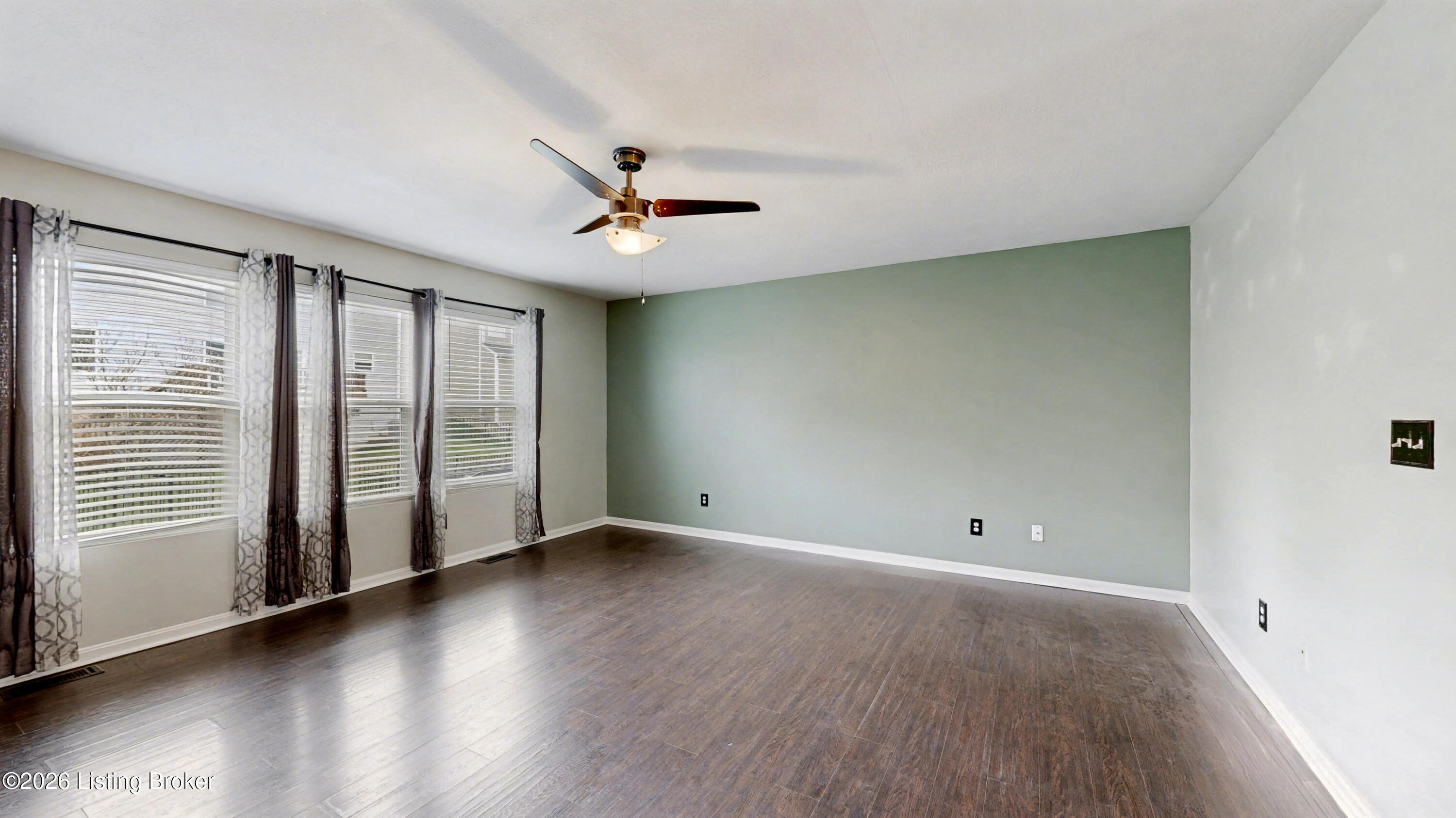 6057 Edgemont Way Property Photo 7