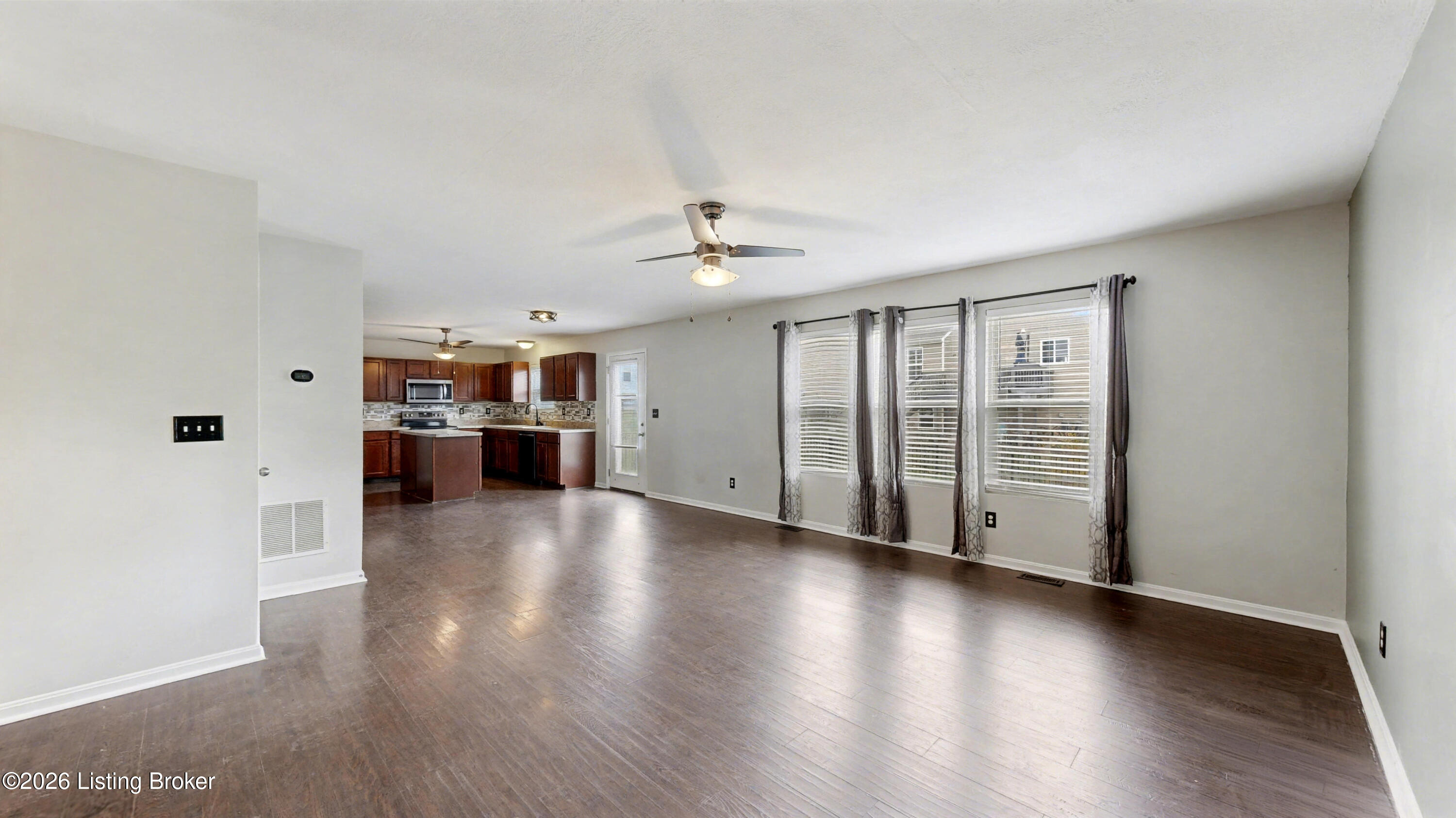 6057 Edgemont Way Property Photo 8