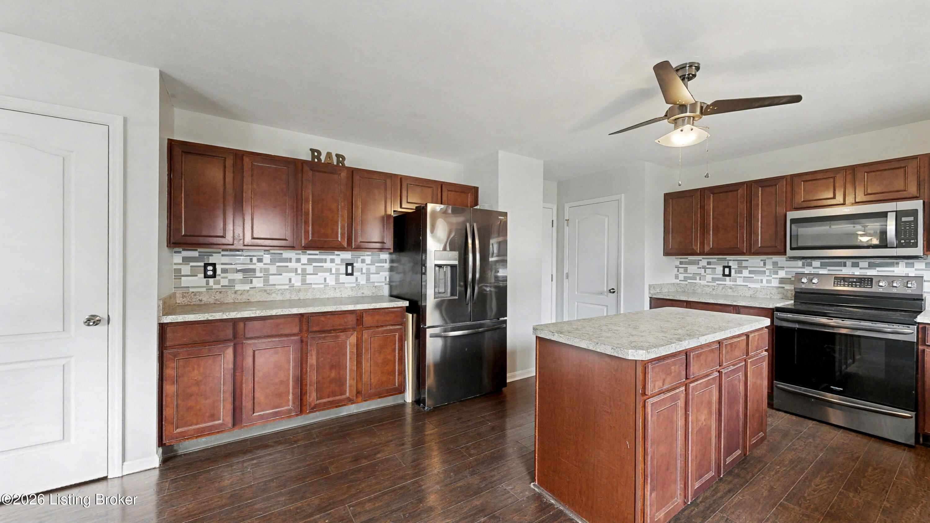 6057 Edgemont Way Property Photo 12
