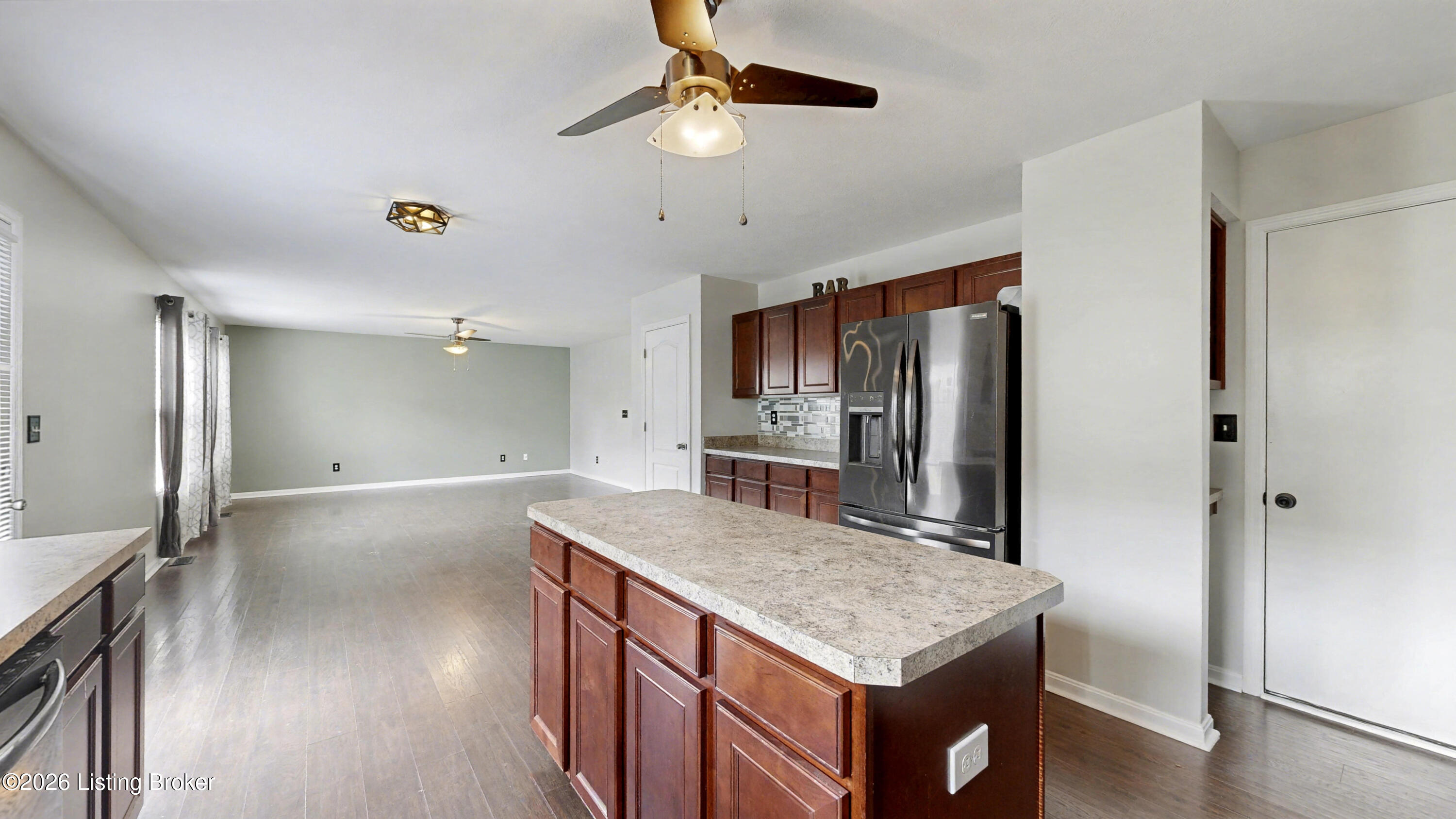 6057 Edgemont Way Property Photo 15