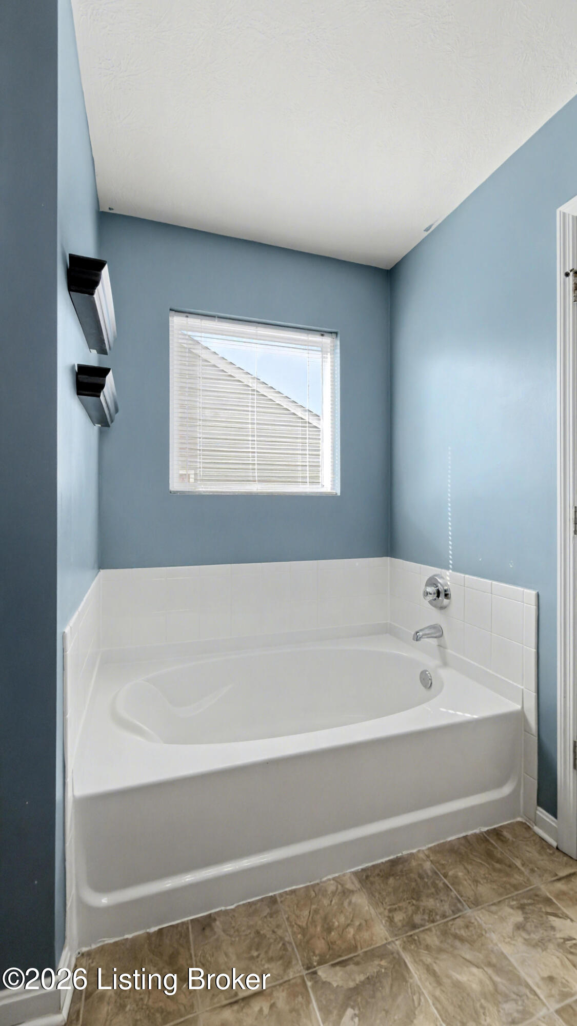 6057 Edgemont Way Property Photo 23