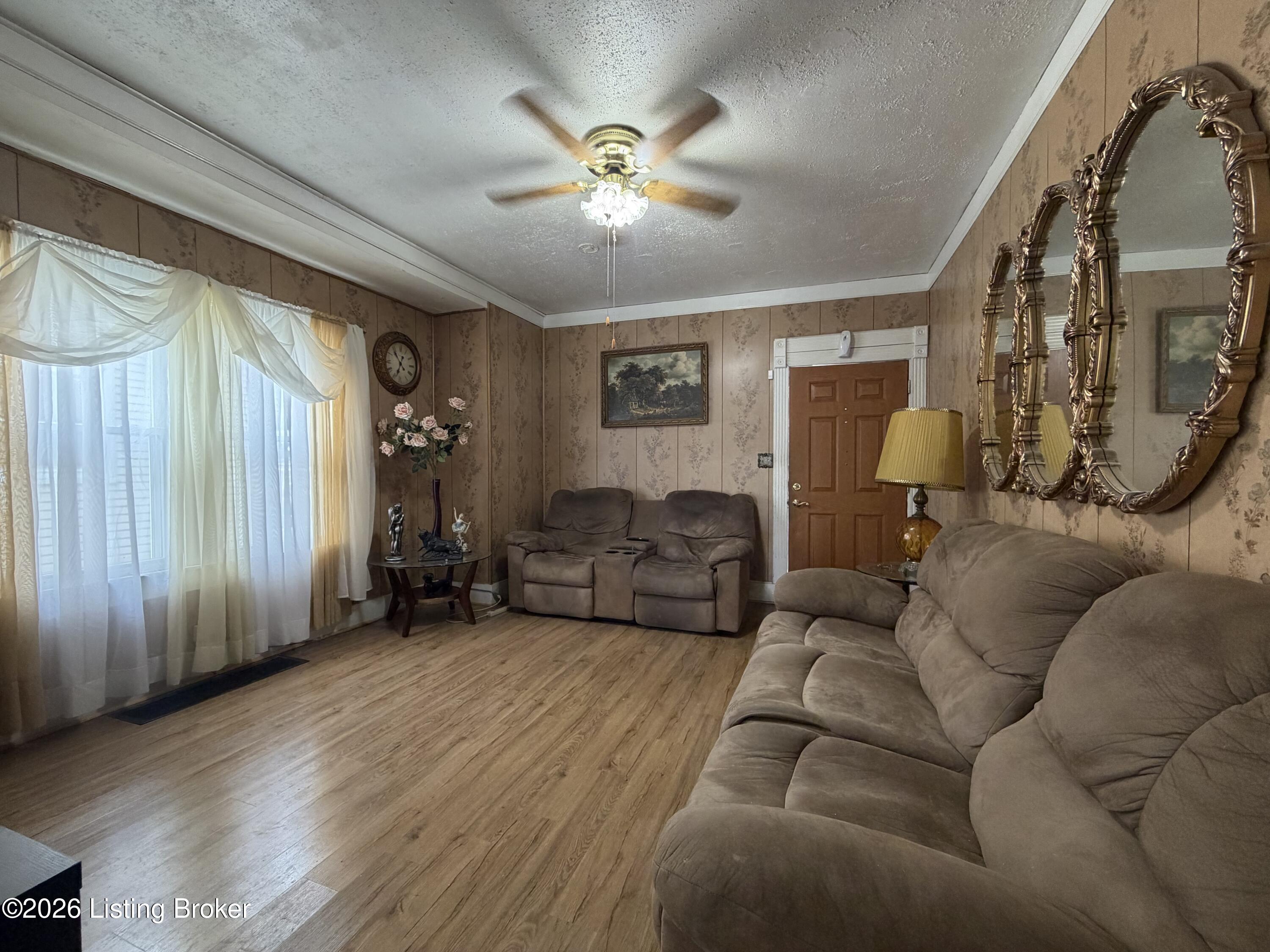 1052 Bluegrass Ave Property Photo 4