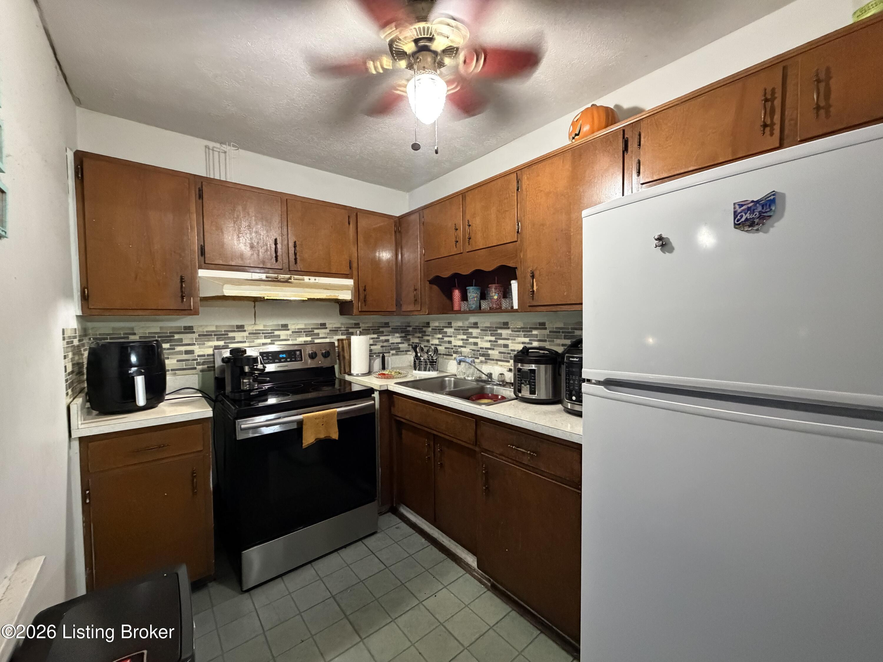 1052 Bluegrass Ave Property Photo 36