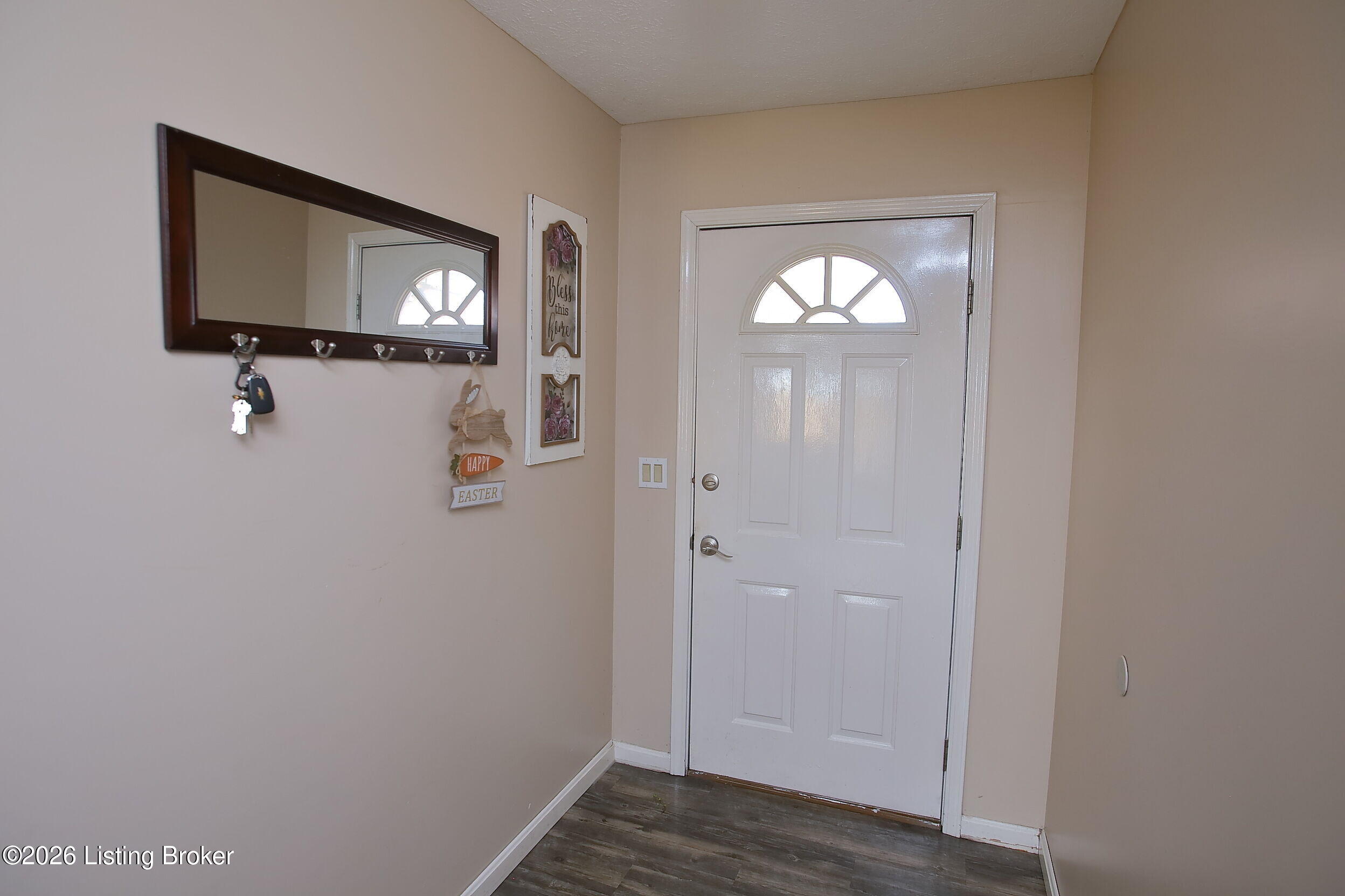 6227 Elanor Ct Property Photo 5