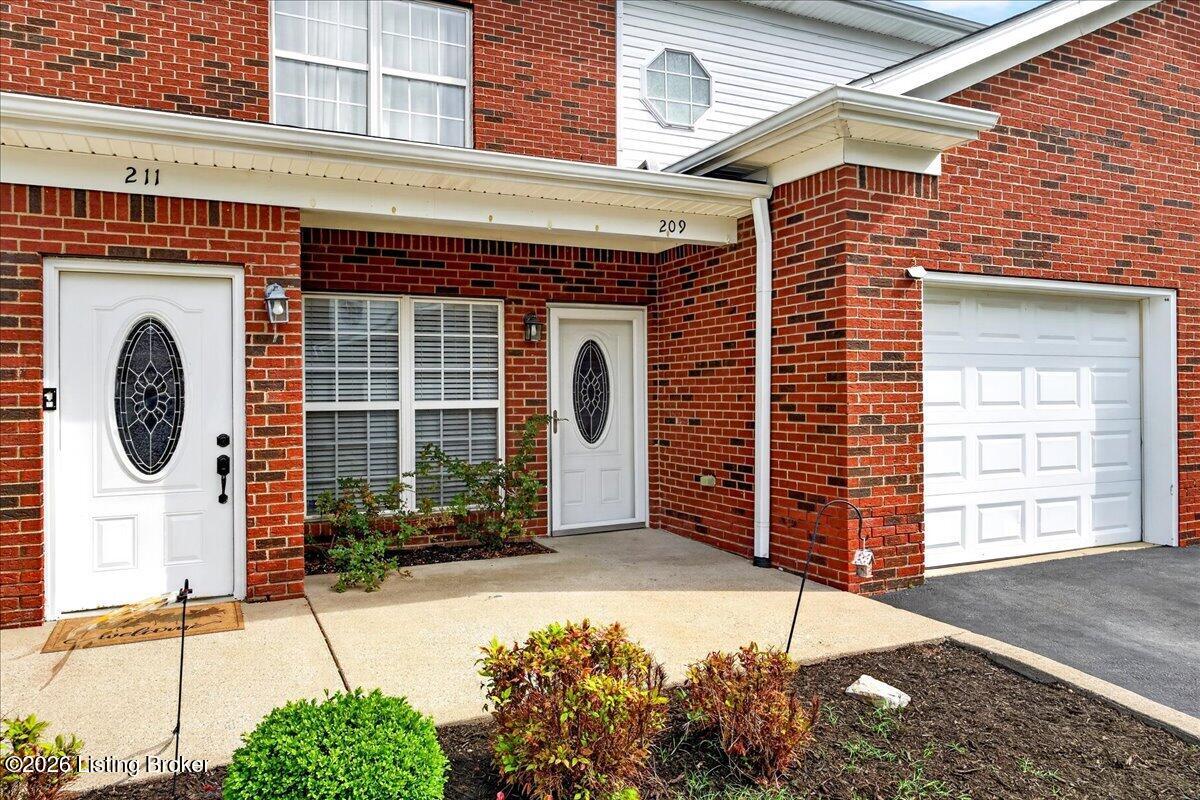 209 S Dorsey Ln Property Photo 1