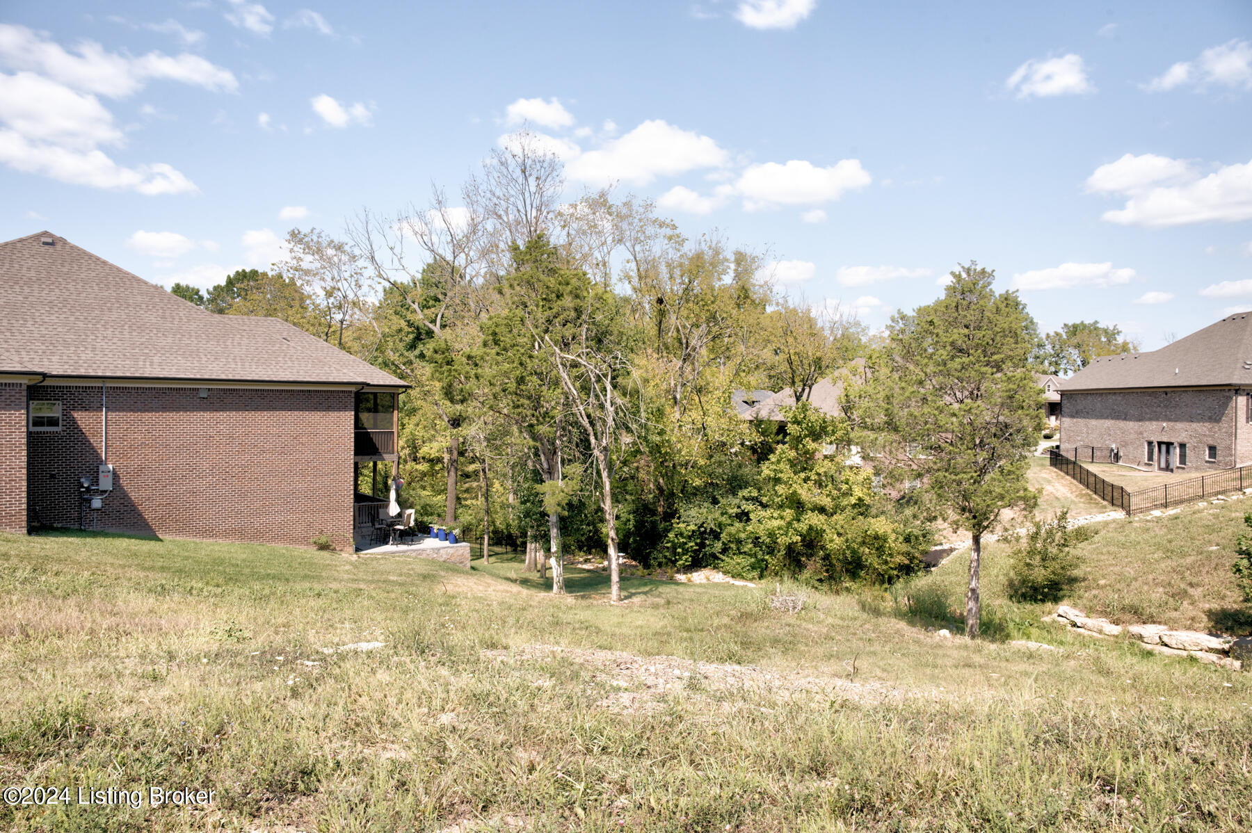 127 Locust Park Pl Property Photo 6