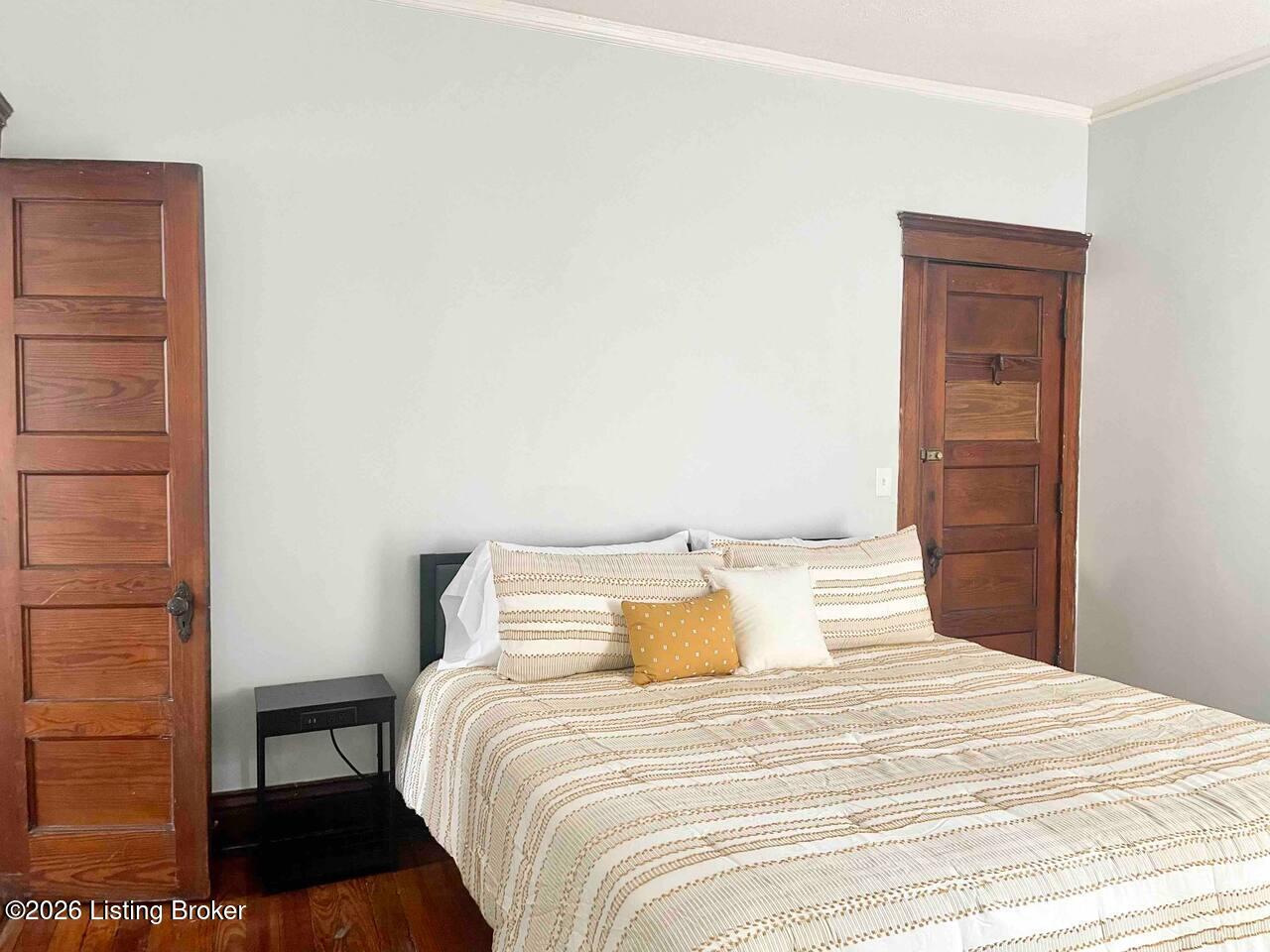 1222 E Broadway Property Photo 28