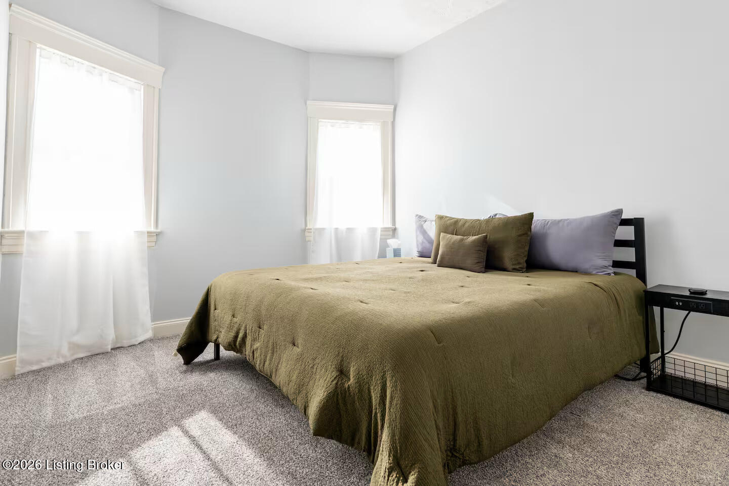 1222 E Broadway Property Photo 30