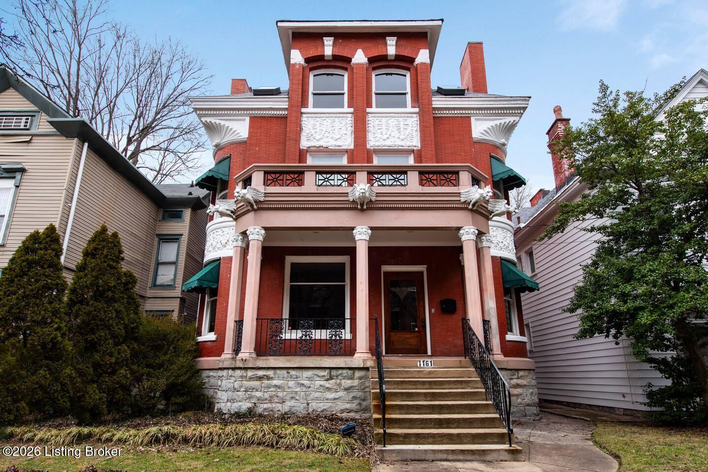 1161 E Broadway Property Photo 1