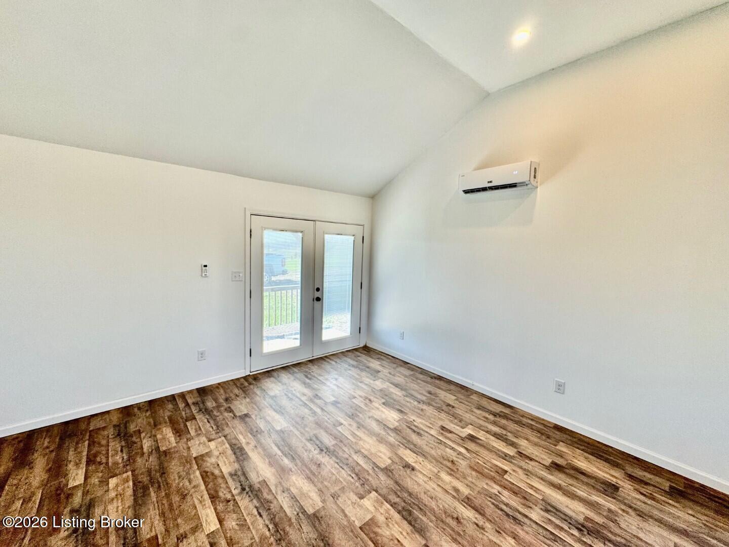 386 Baker Rd Property Photo 3