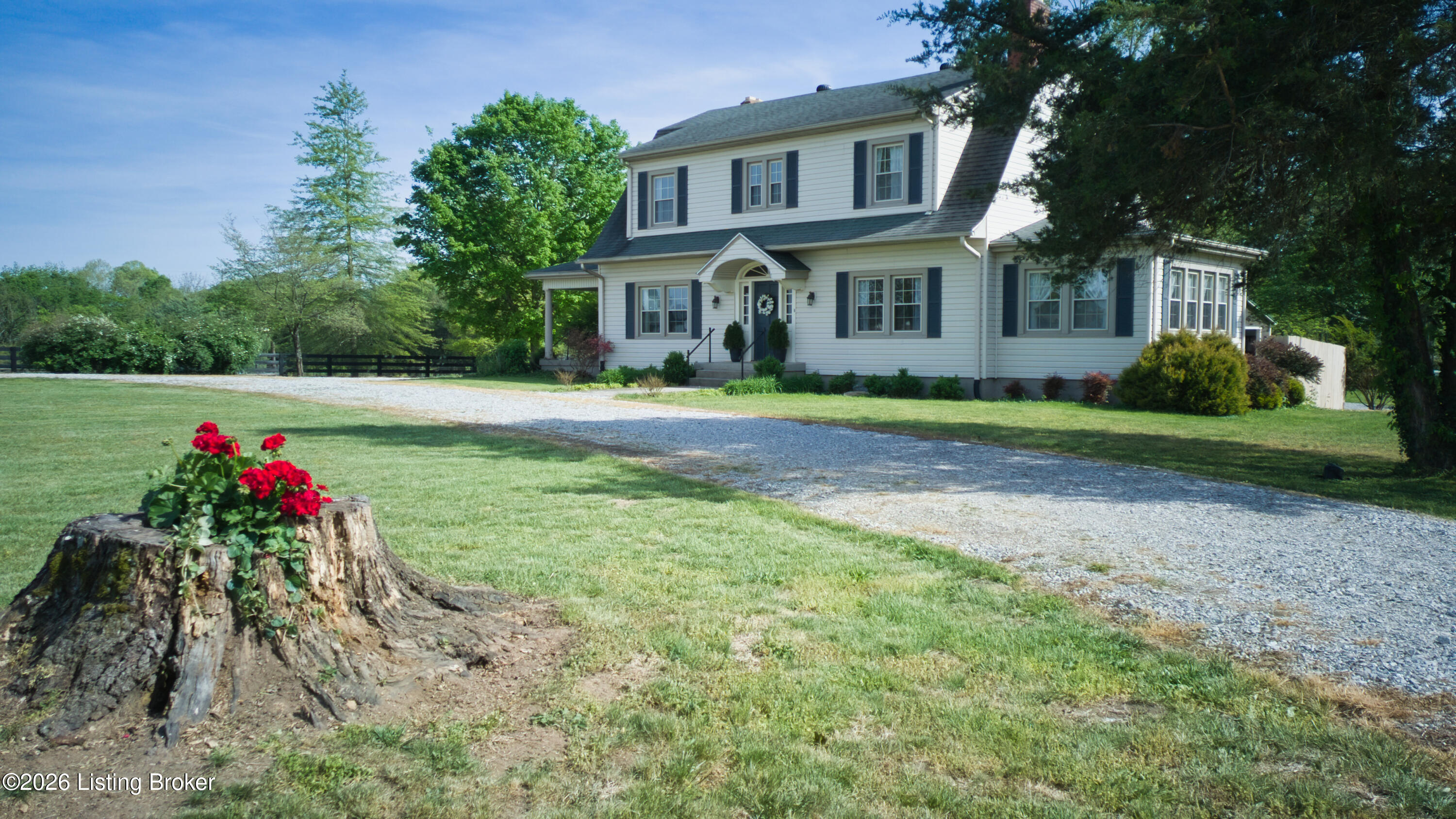 8675 Ky-52 Property Photo 3