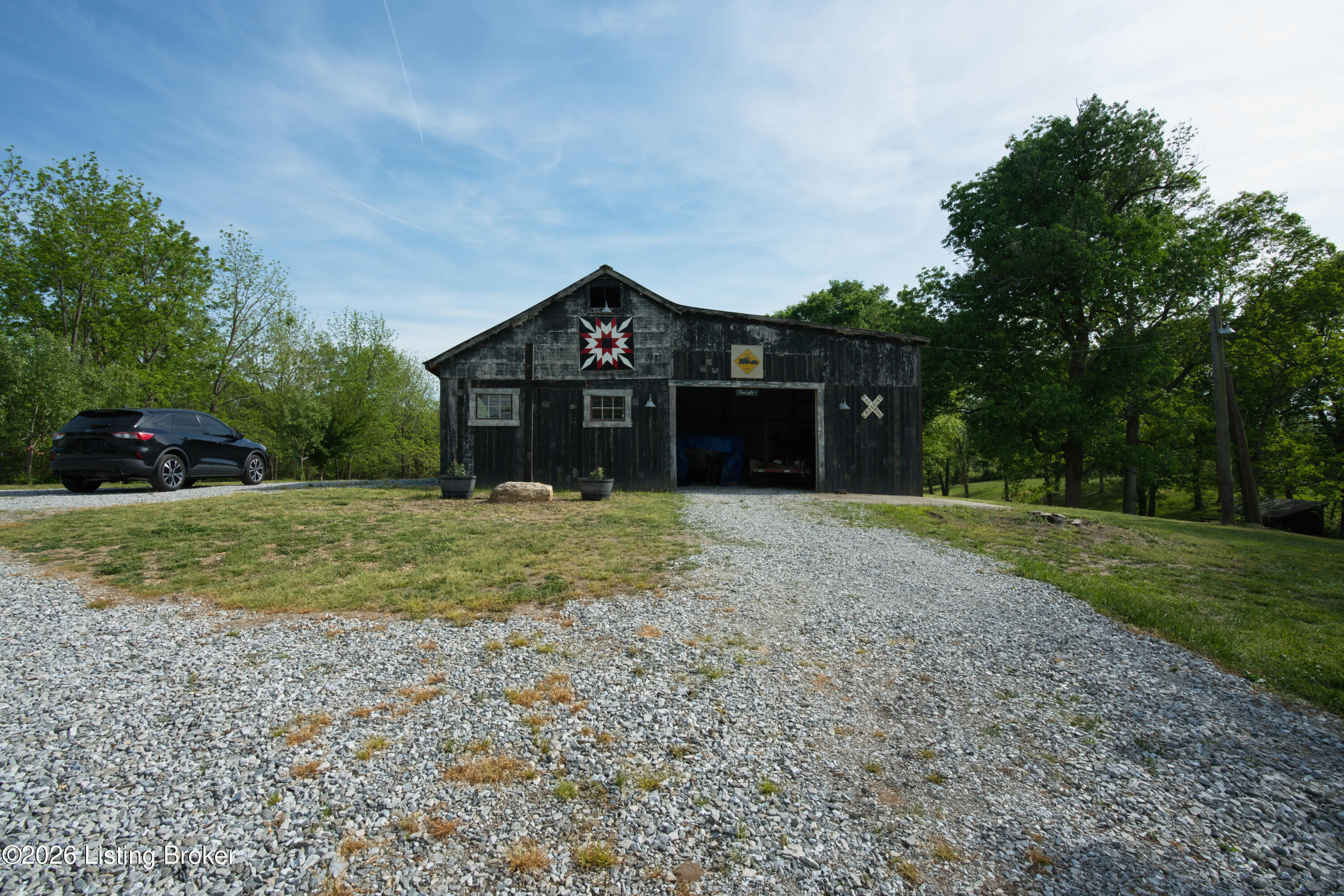 8675 Ky-52 Property Photo 18