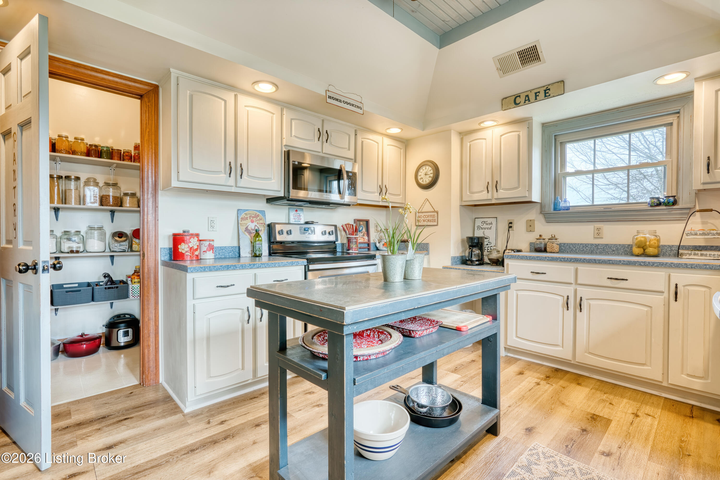8675 Ky-52 Property Photo 29