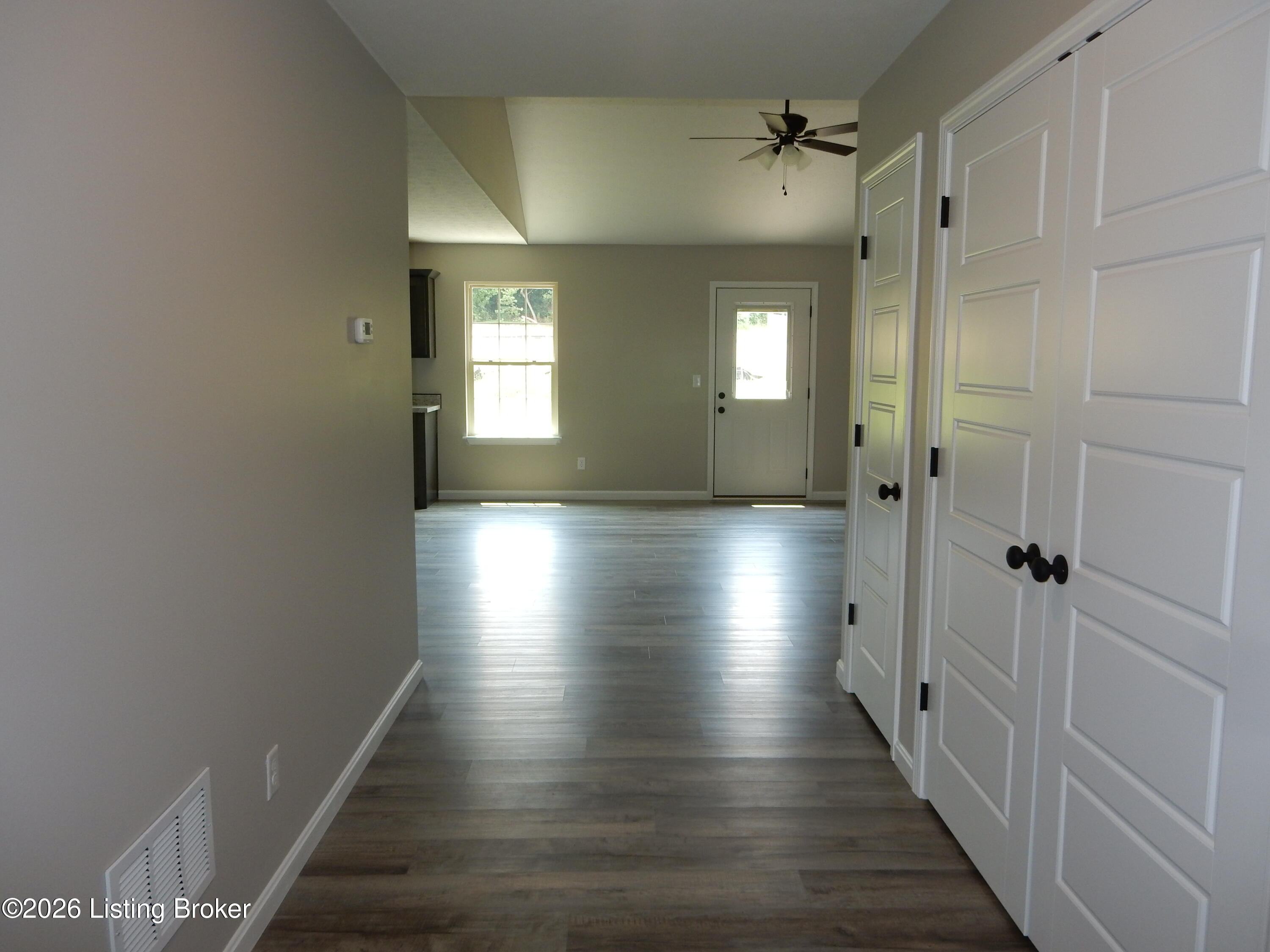 131 Diane Ct Property Photo 4