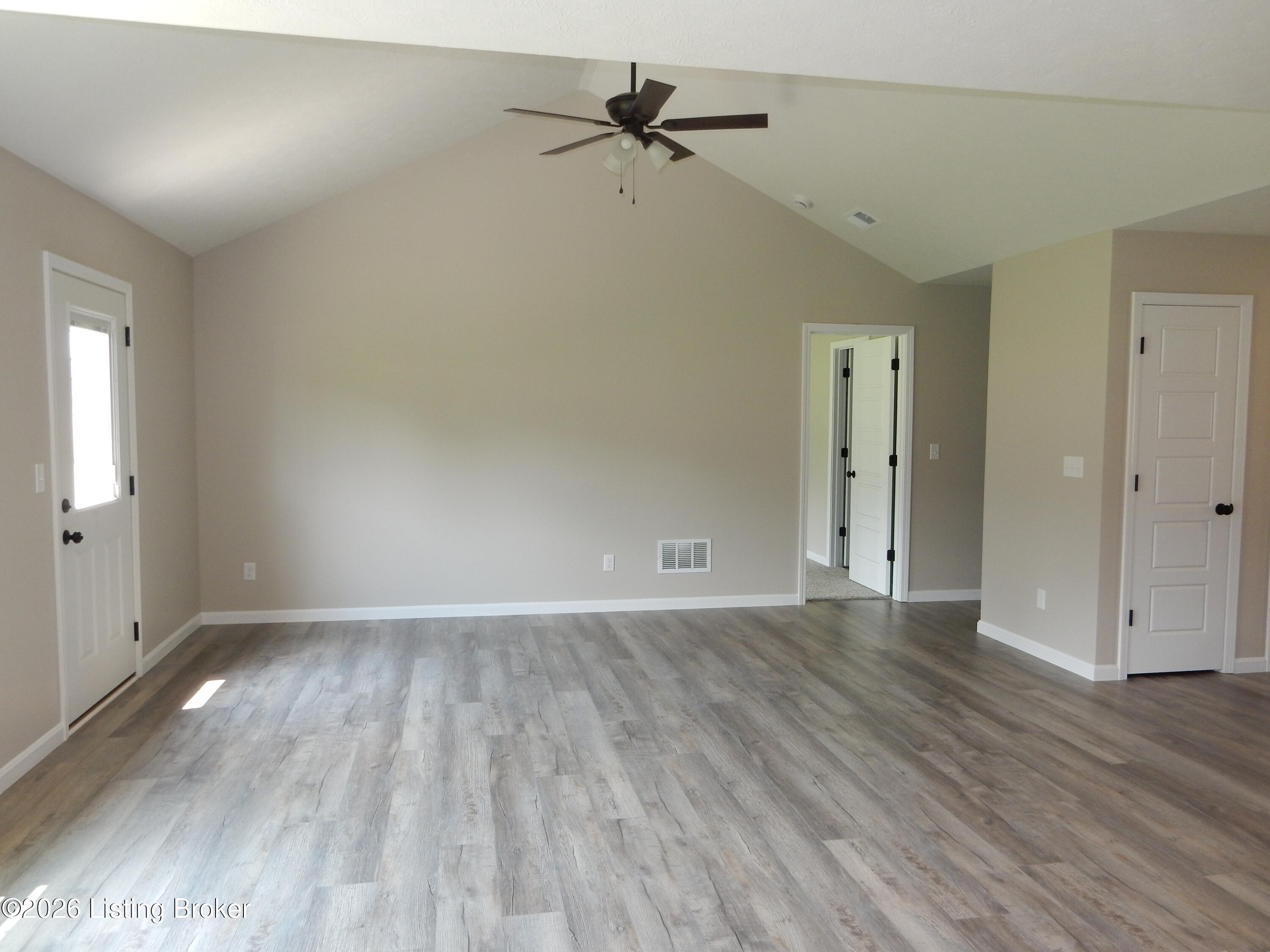131 Diane Ct Property Photo 7