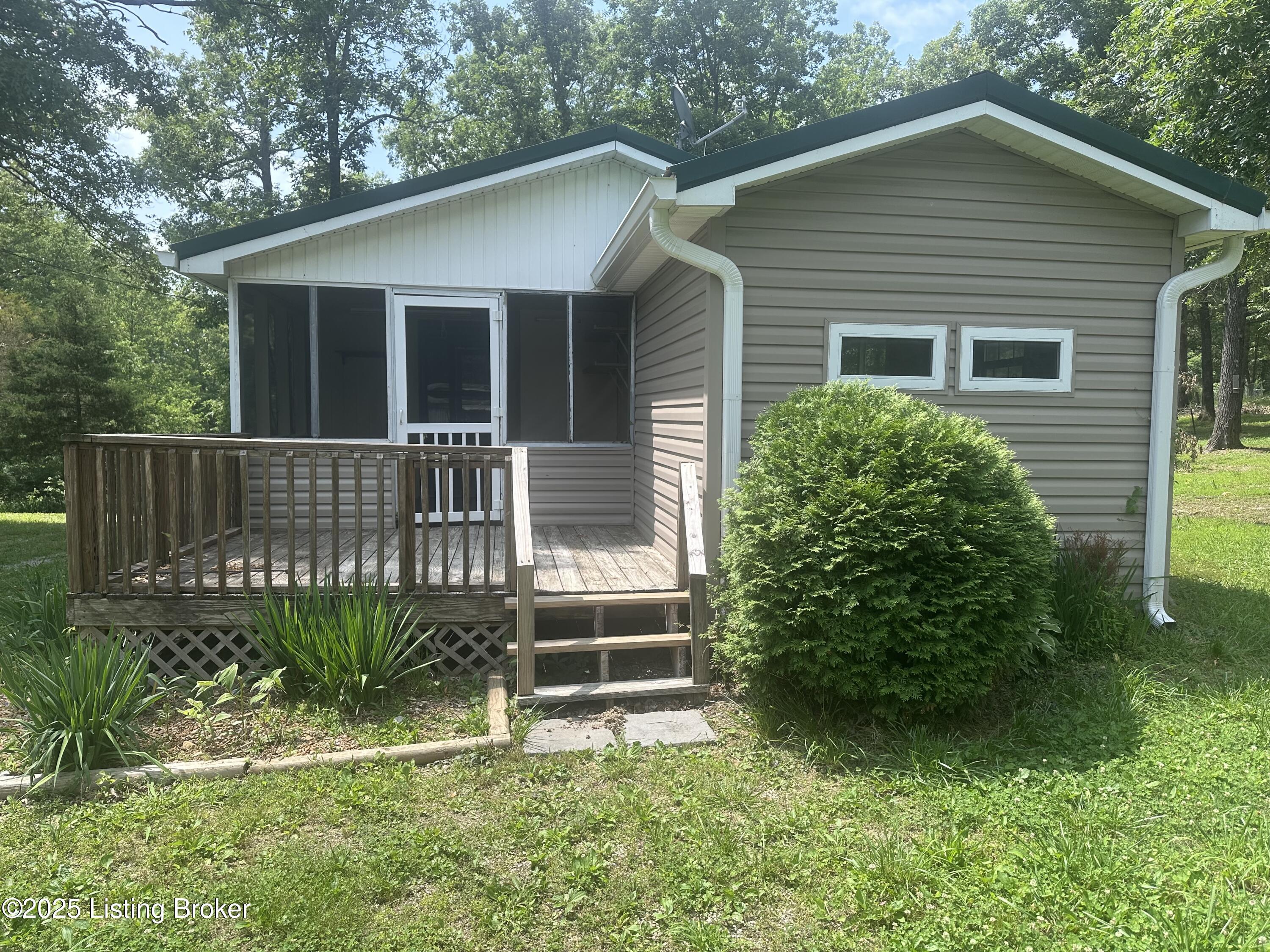 270 Foxwood Cir Property Photo 2