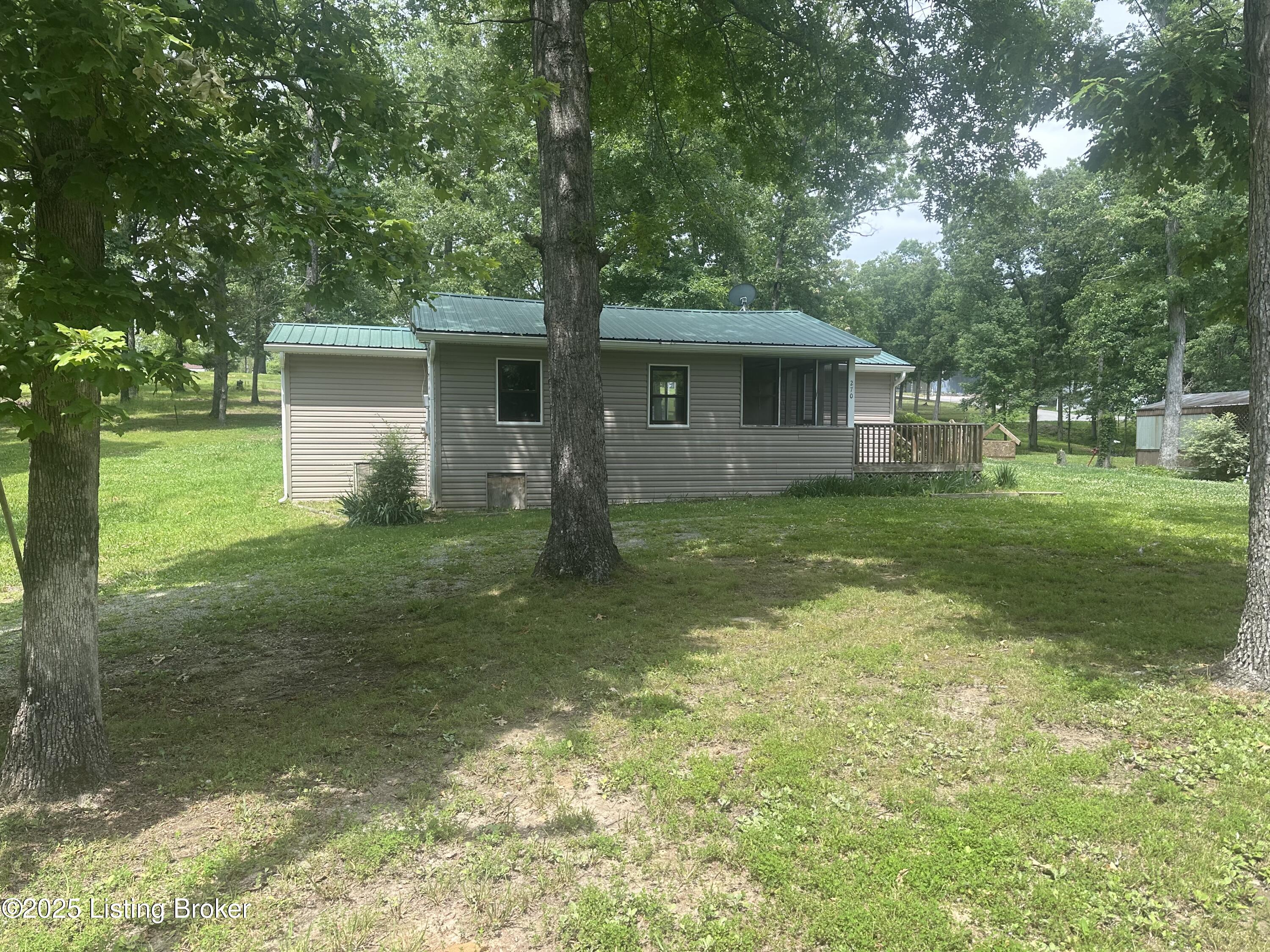 270 Foxwood Cir Property Photo 6