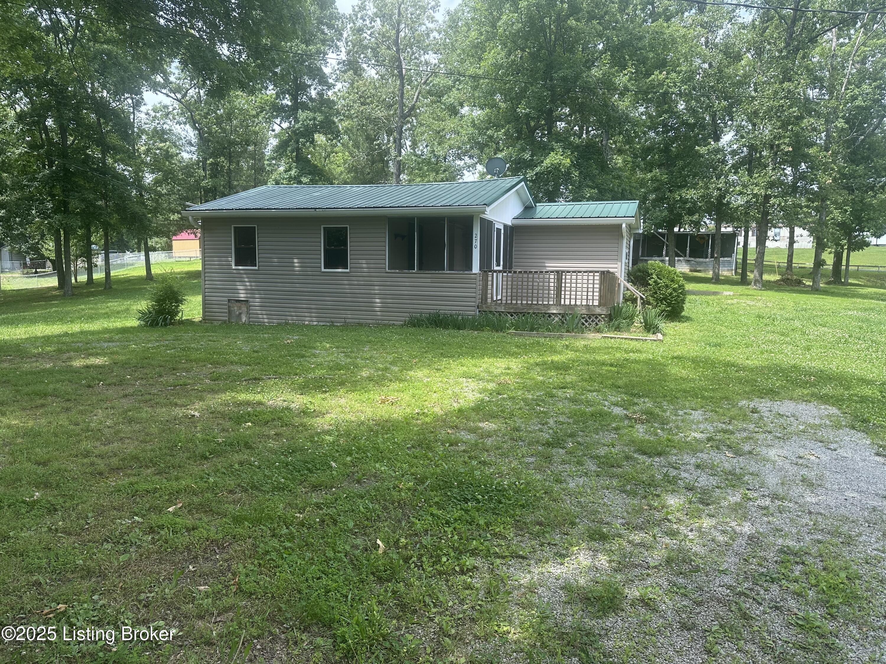 270 Foxwood Cir Property Photo 7