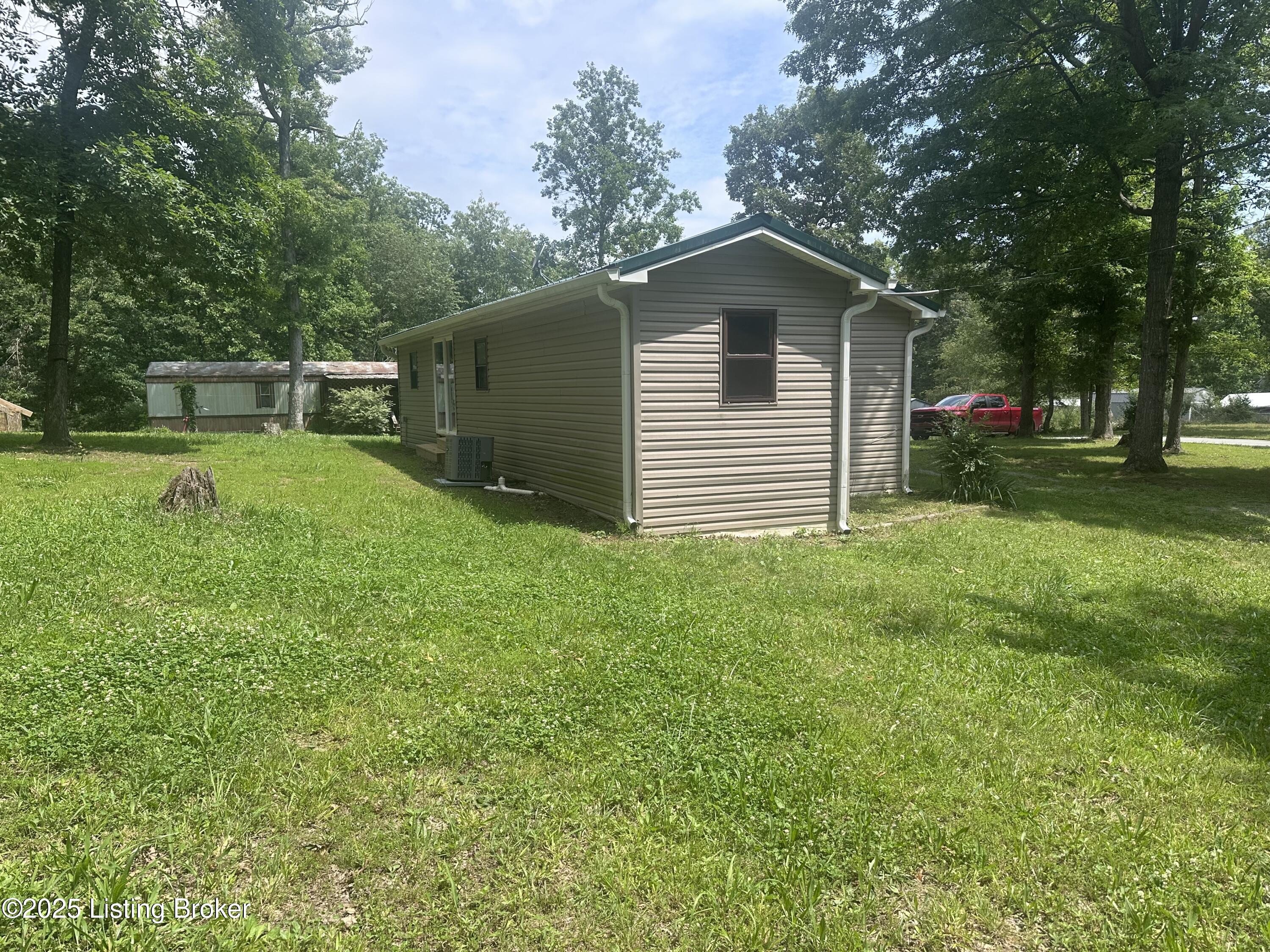270 Foxwood Cir Property Photo 10