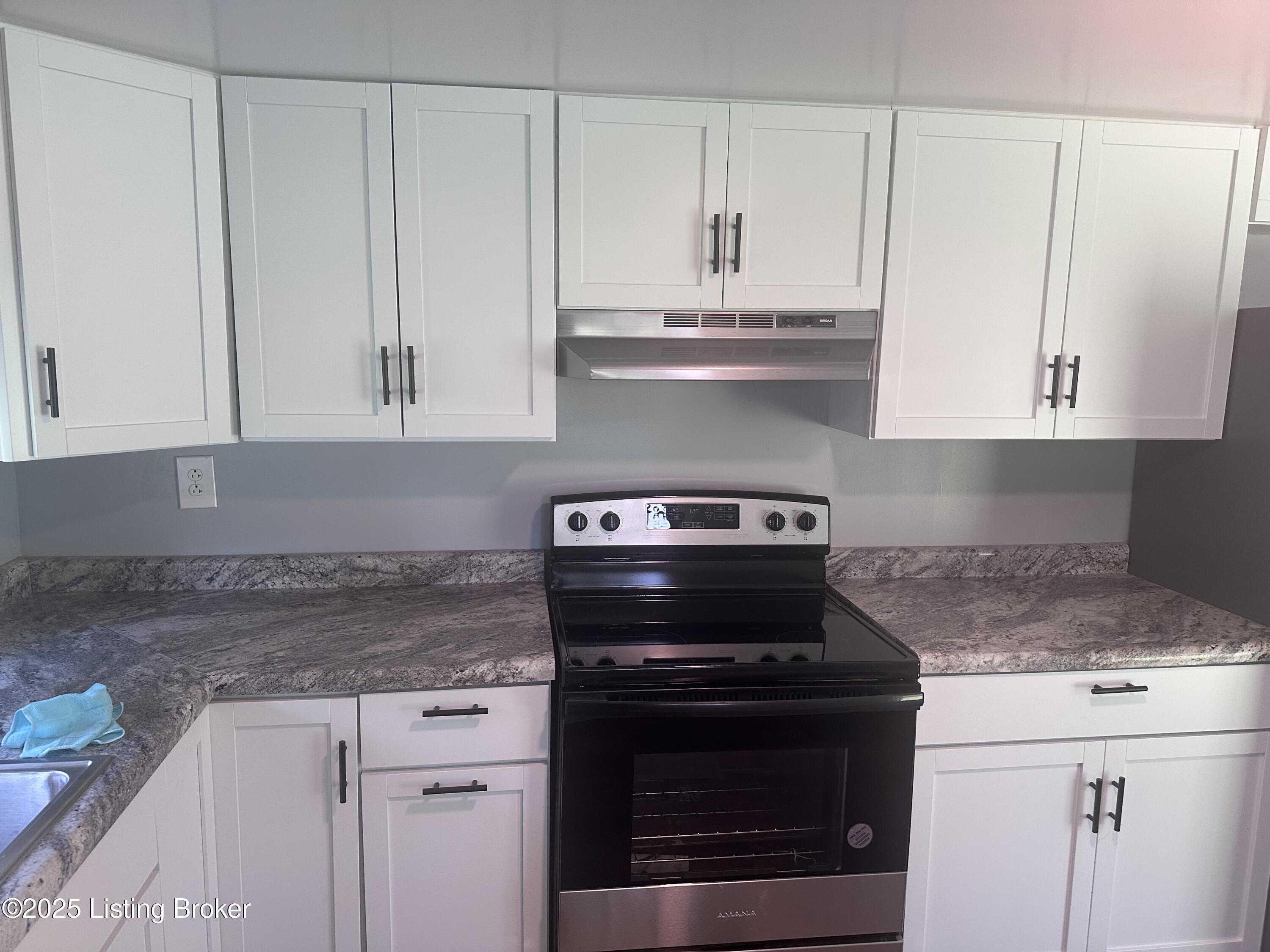 270 Foxwood Cir Property Photo 13
