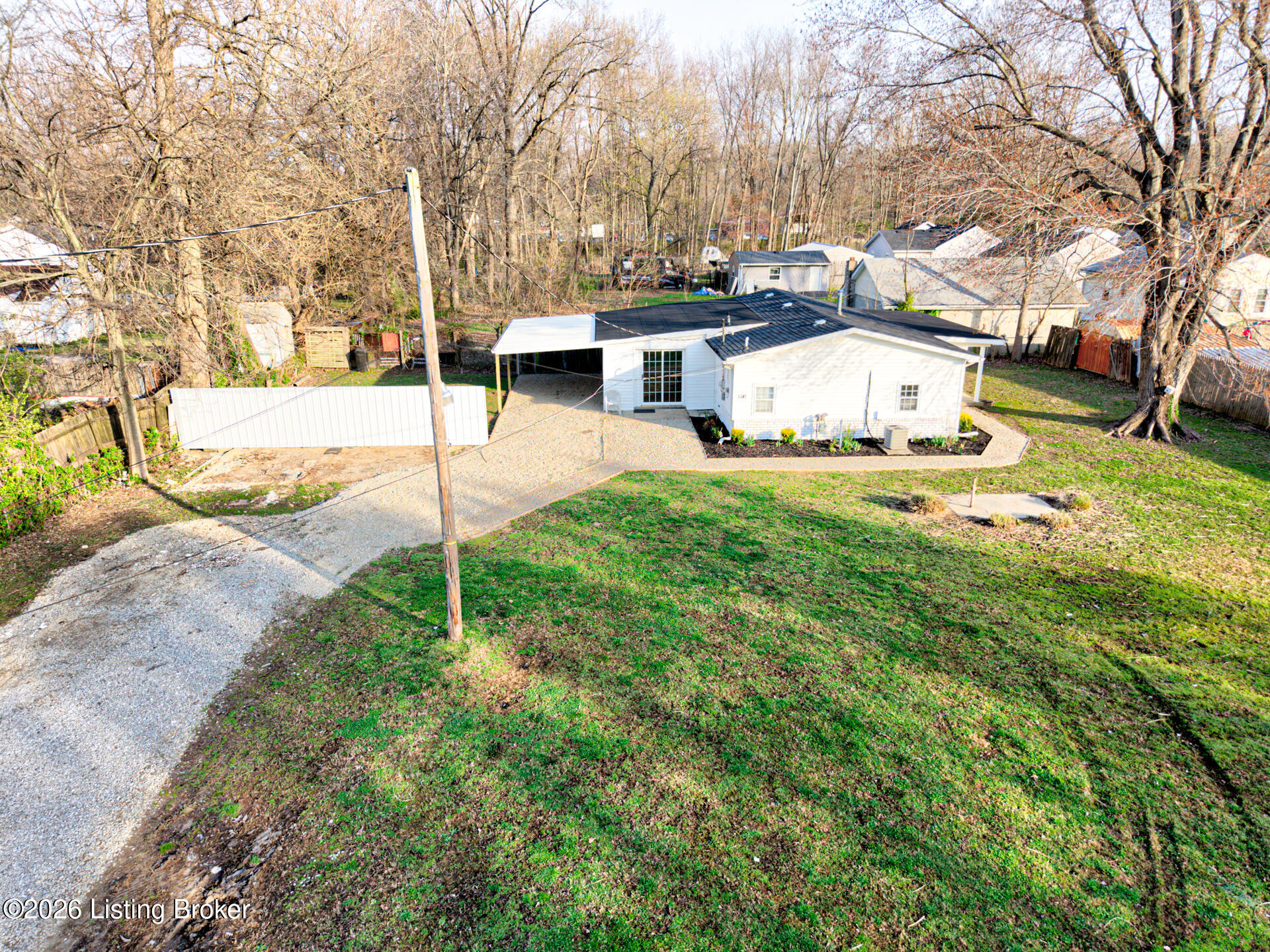 1207 Doris Dr Property Photo 3
