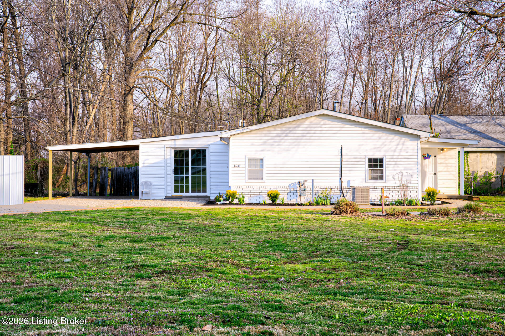 1207 Doris Dr Property Photo 4