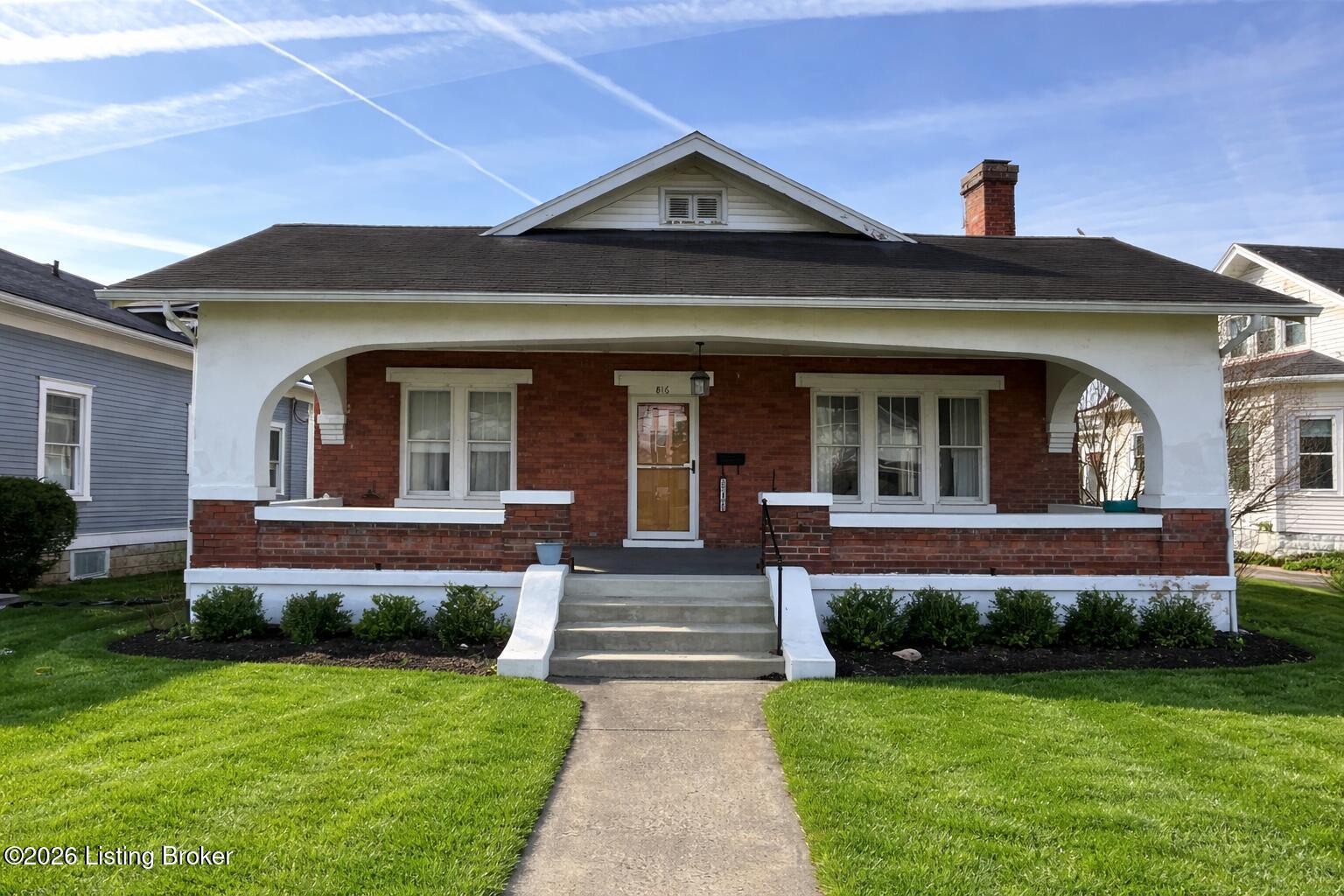 816 Highland Ave Property Photo 3